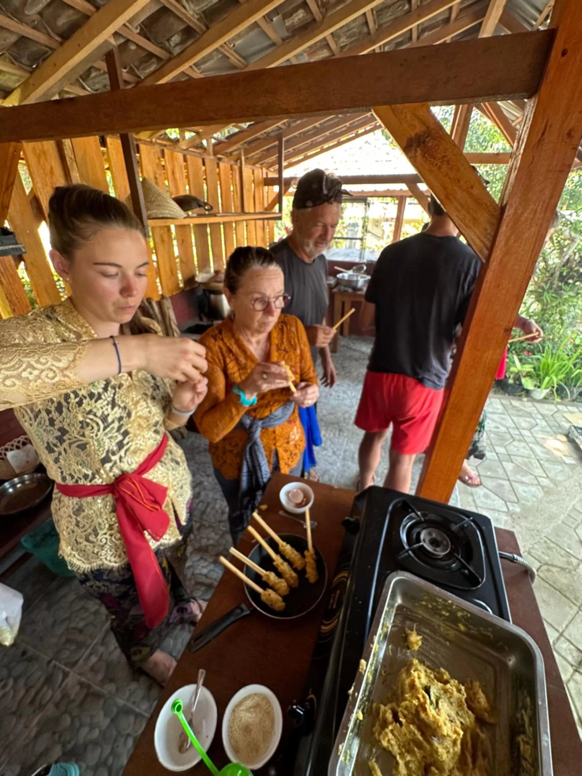 People in VILLA IPSA