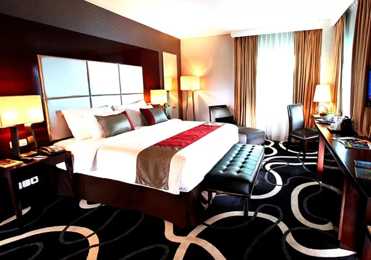 Living room, Bed in Swiss-Belhotel Ambon