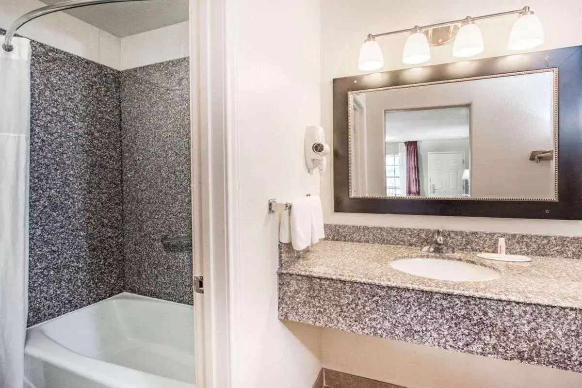 Bathroom in Days Inn by Wyndham McAllen