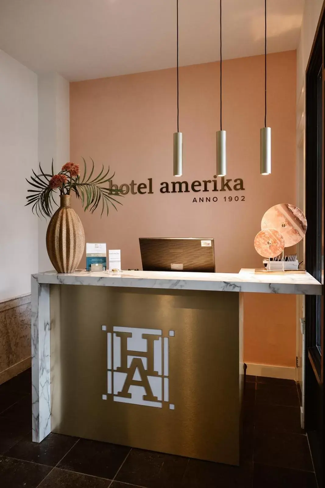 Lobby/Reception in Hotel Amerika