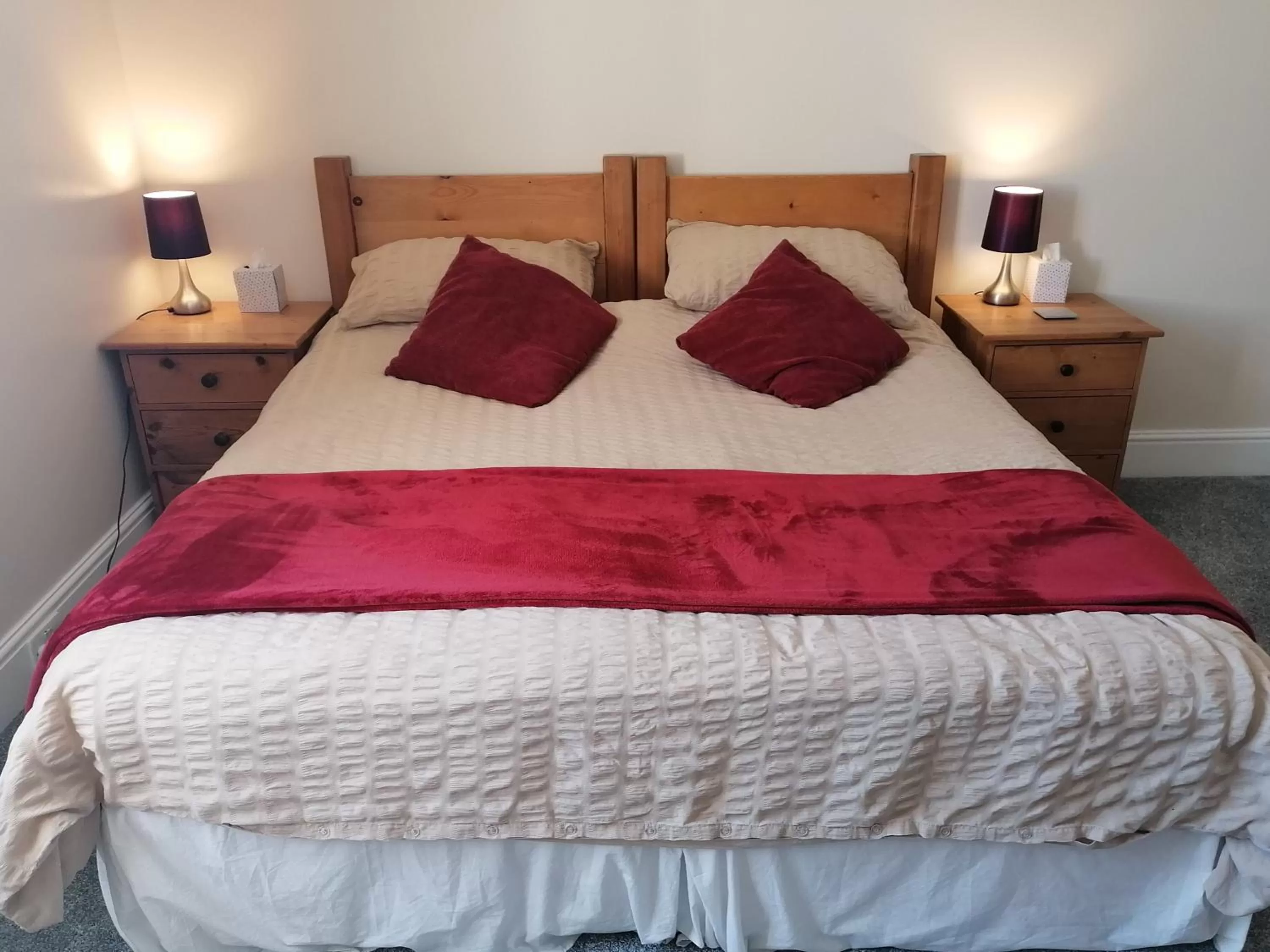 Bedroom, Bed in Lovaton Farmhouse