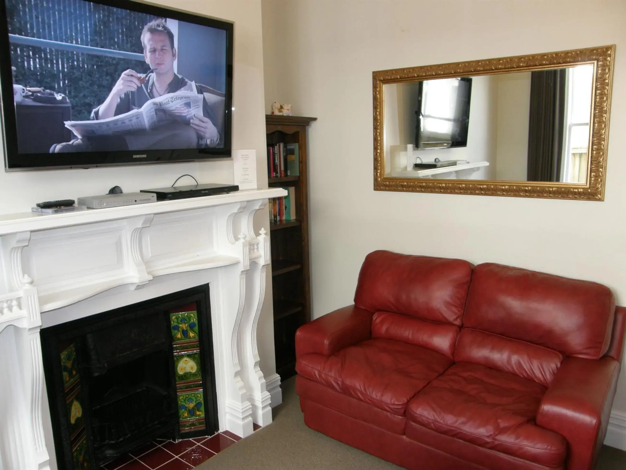 Living room, TV/Entertainment Center in Ponsonby Manor