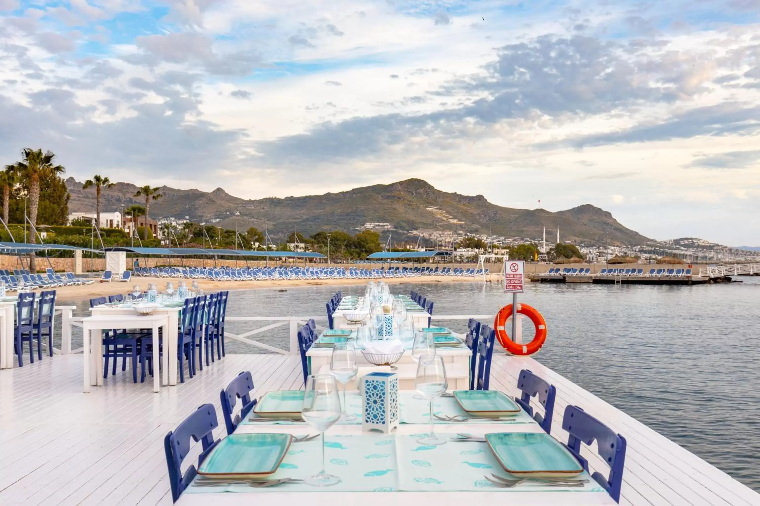 Restaurant/places to eat in La Blanche Resort & Spa Restaurant/places to eat in La Blanche Resort & Spa