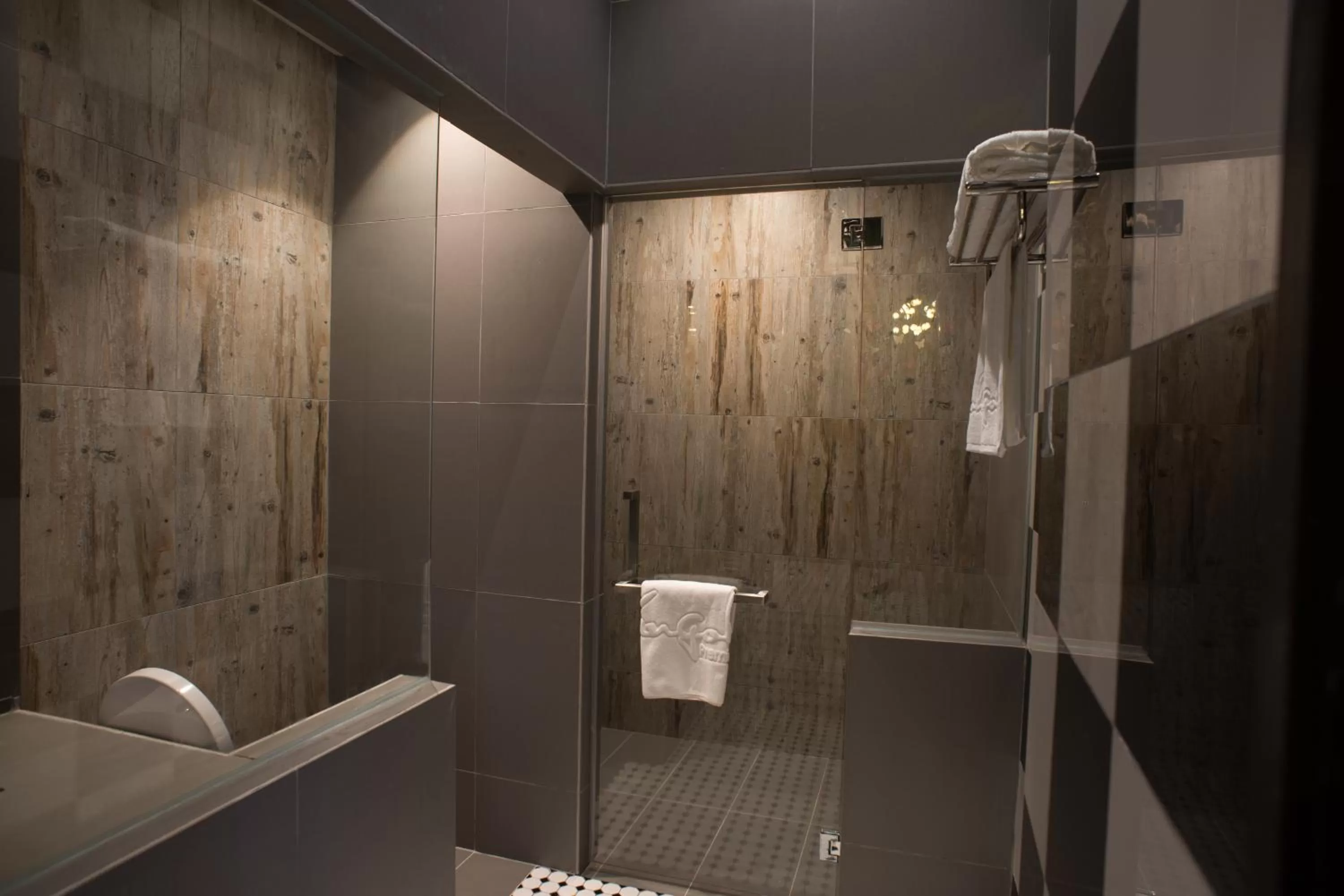 Bathroom in Vangohh Eminent Hotel & Spa