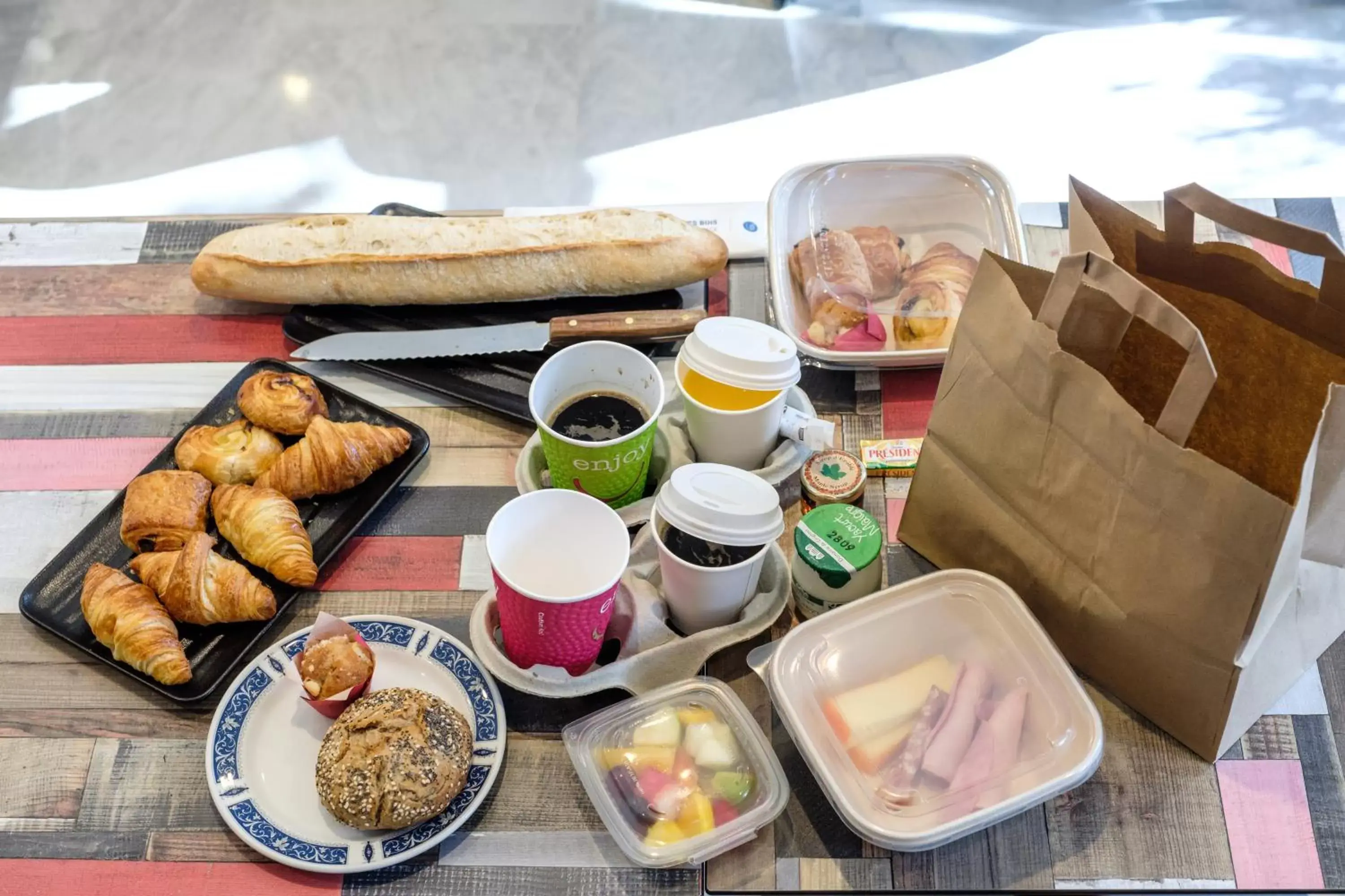 Breakfast in HOTEL DE PARIS MONTPARNASSE Breakfast in HOTEL DE PARIS MONTPARNASSE