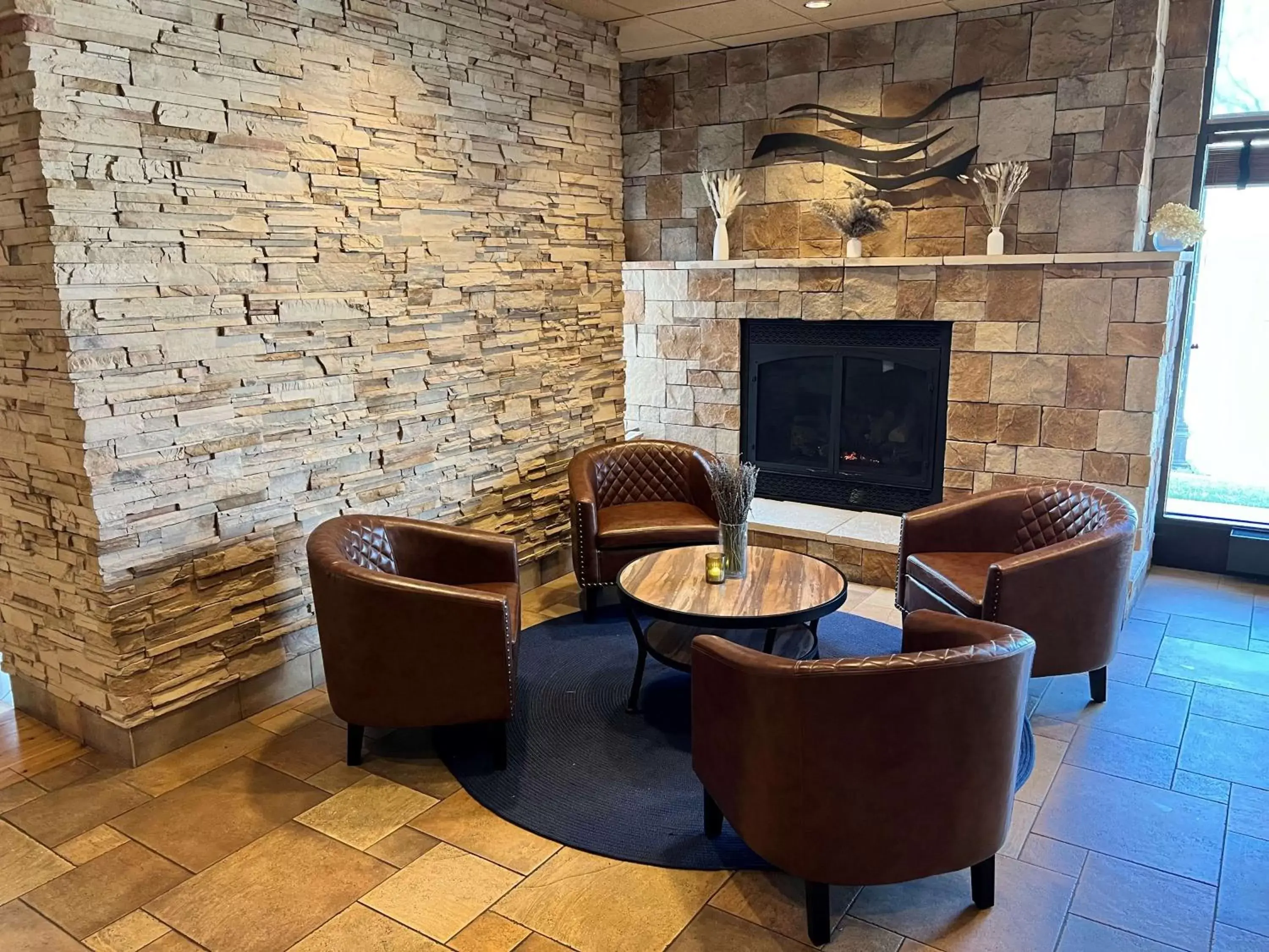 Lounge or bar, Seating Area in Radisson Hotel La Crosse