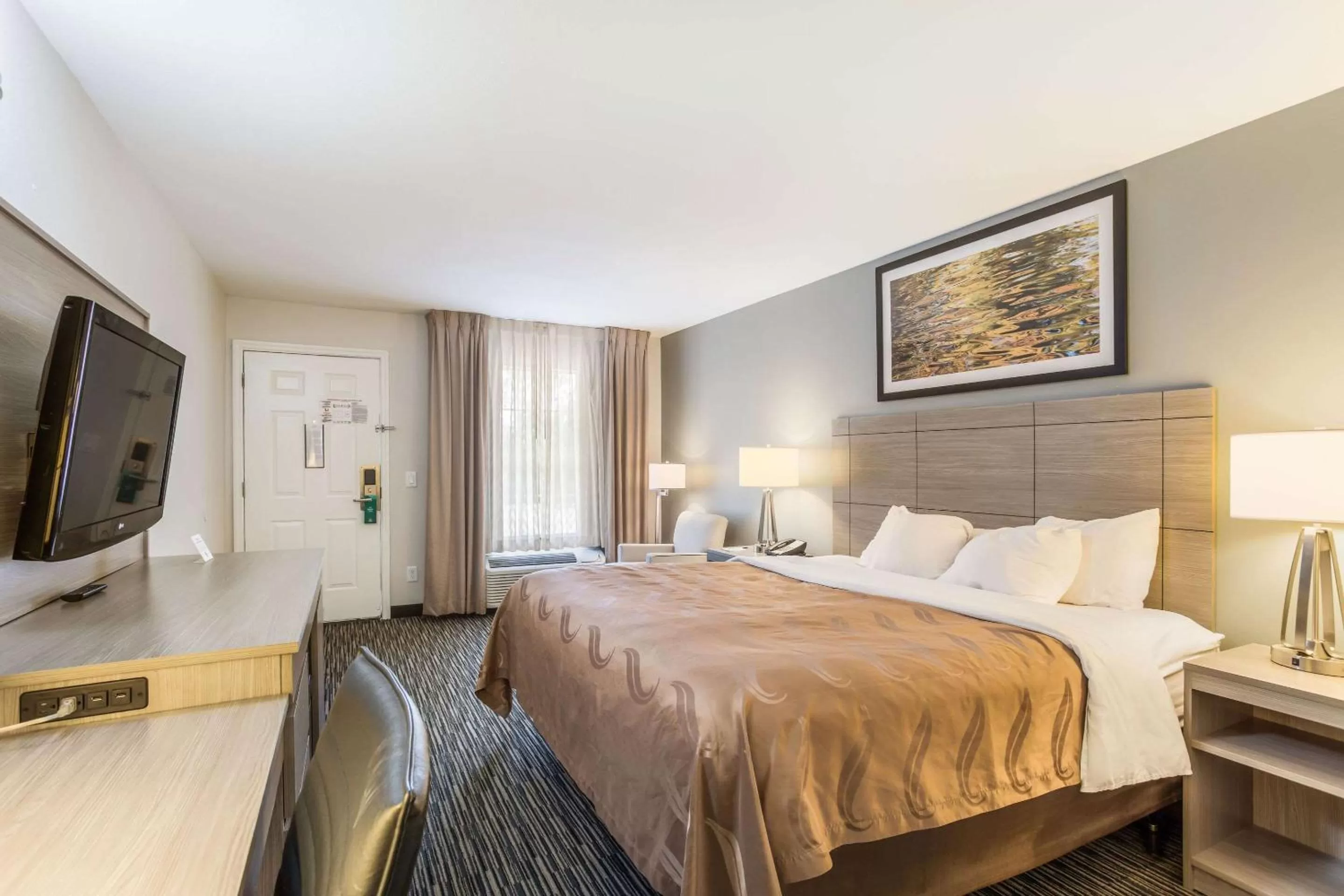 Bedroom, Bed in Quality Inn Gallatin-Nashville Metro