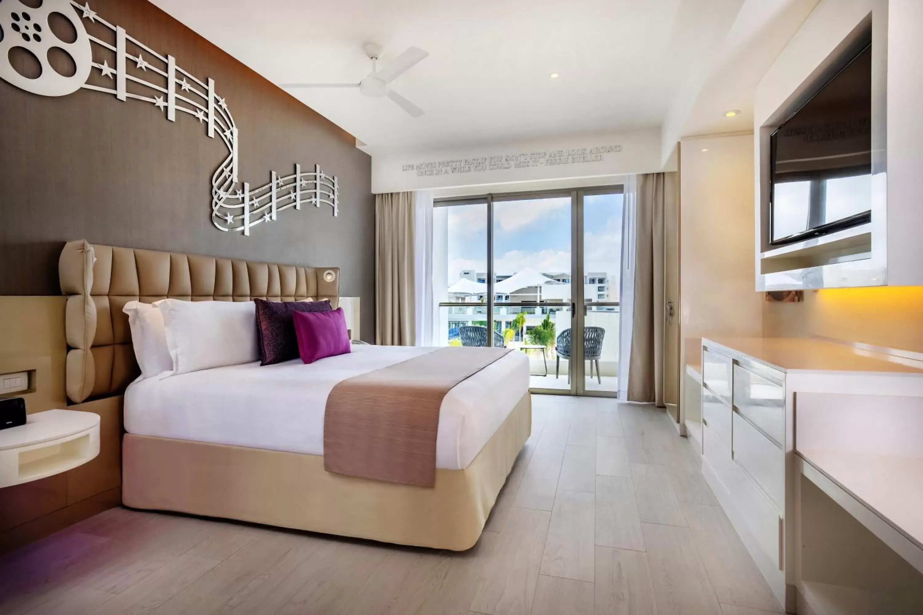 Entourage Suite in Planet Hollywood Cancun, An Autograph Collection All-Inclusive Resort