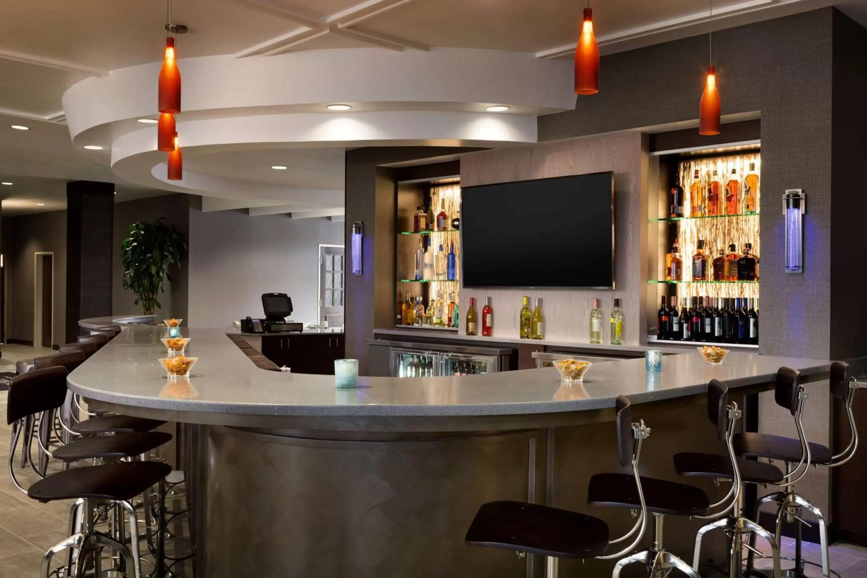 Lounge or bar, Lounge/Bar in DoubleTree by Hilton Hotel Oklahoma City Airport