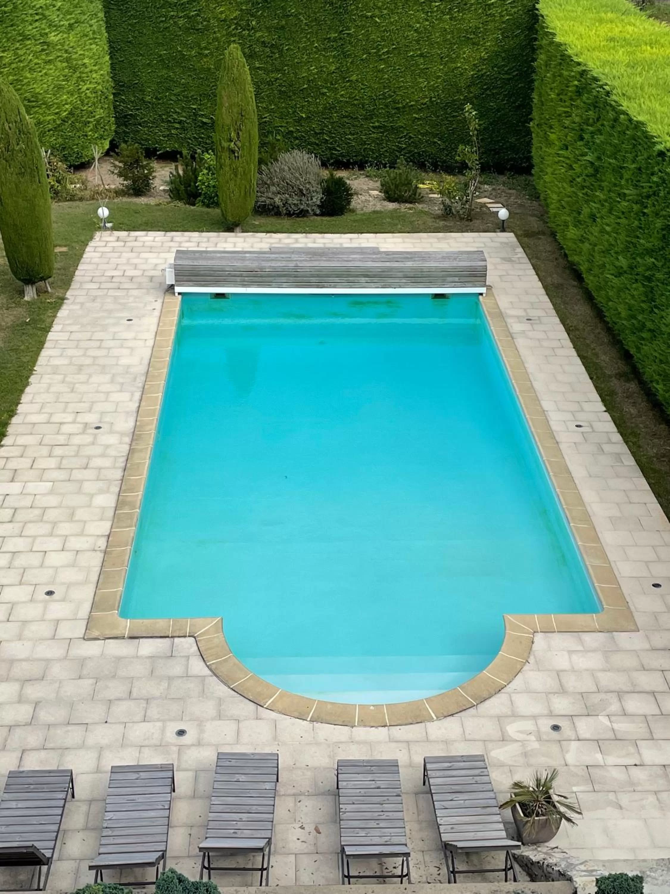 Swimming pool in La Métairie