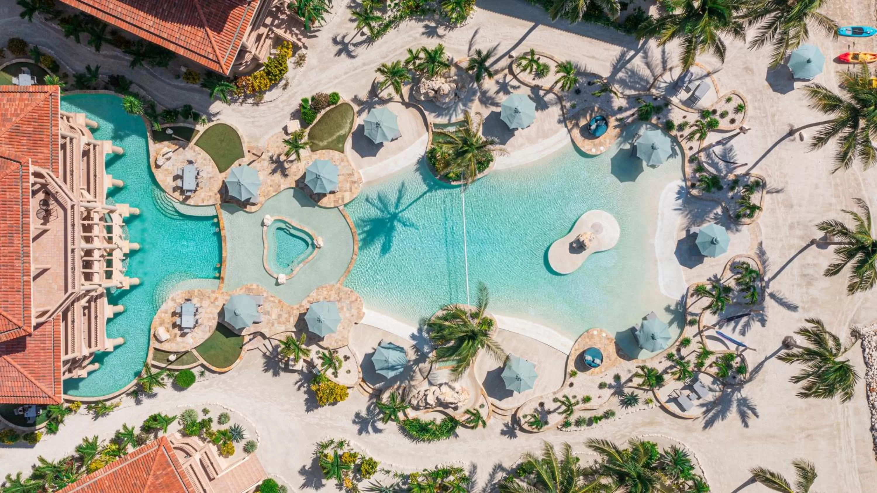 Swimming pool in Coco Beach Resort