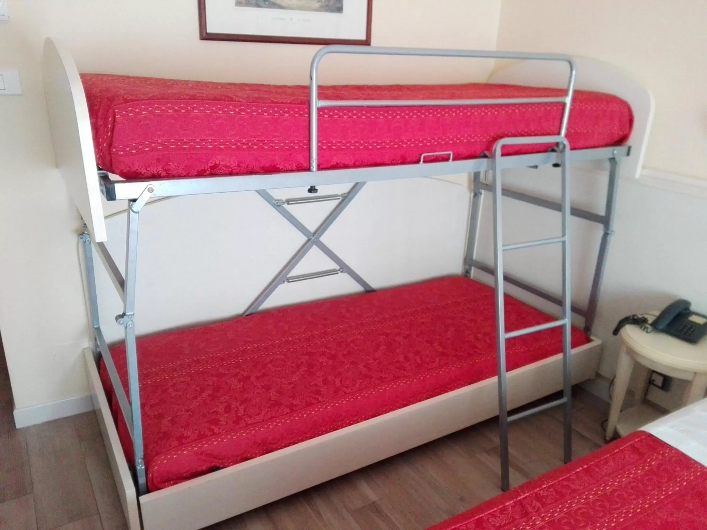 Photo of the whole room, Bunk Bed in Hotel lo Squalo