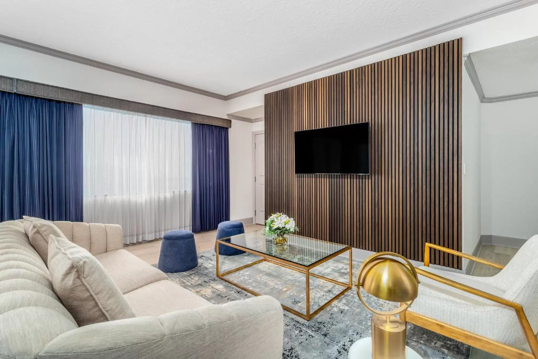 Bedroom, Seating Area in Crowne Plaza Hotel Los Angeles Harbor, an IHG Hotel