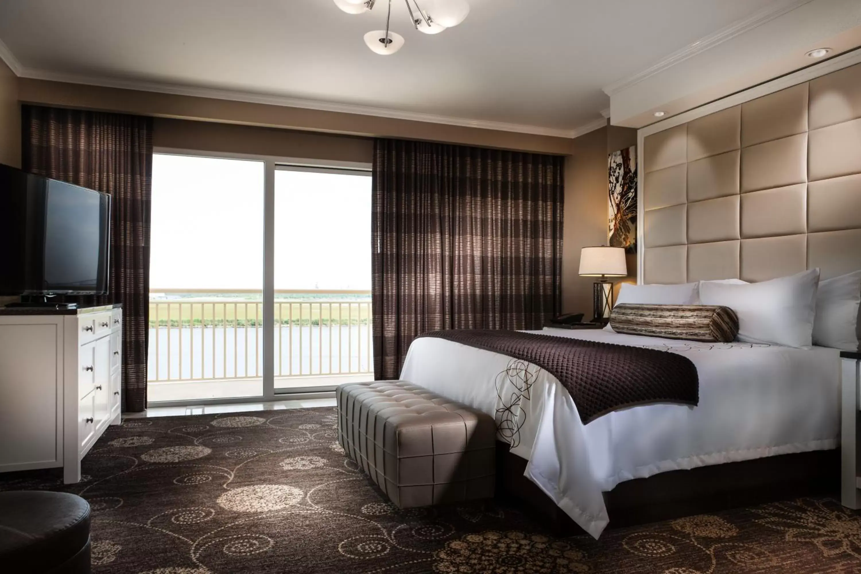 King Room with Lake View in Golden Nugget Lake Charles