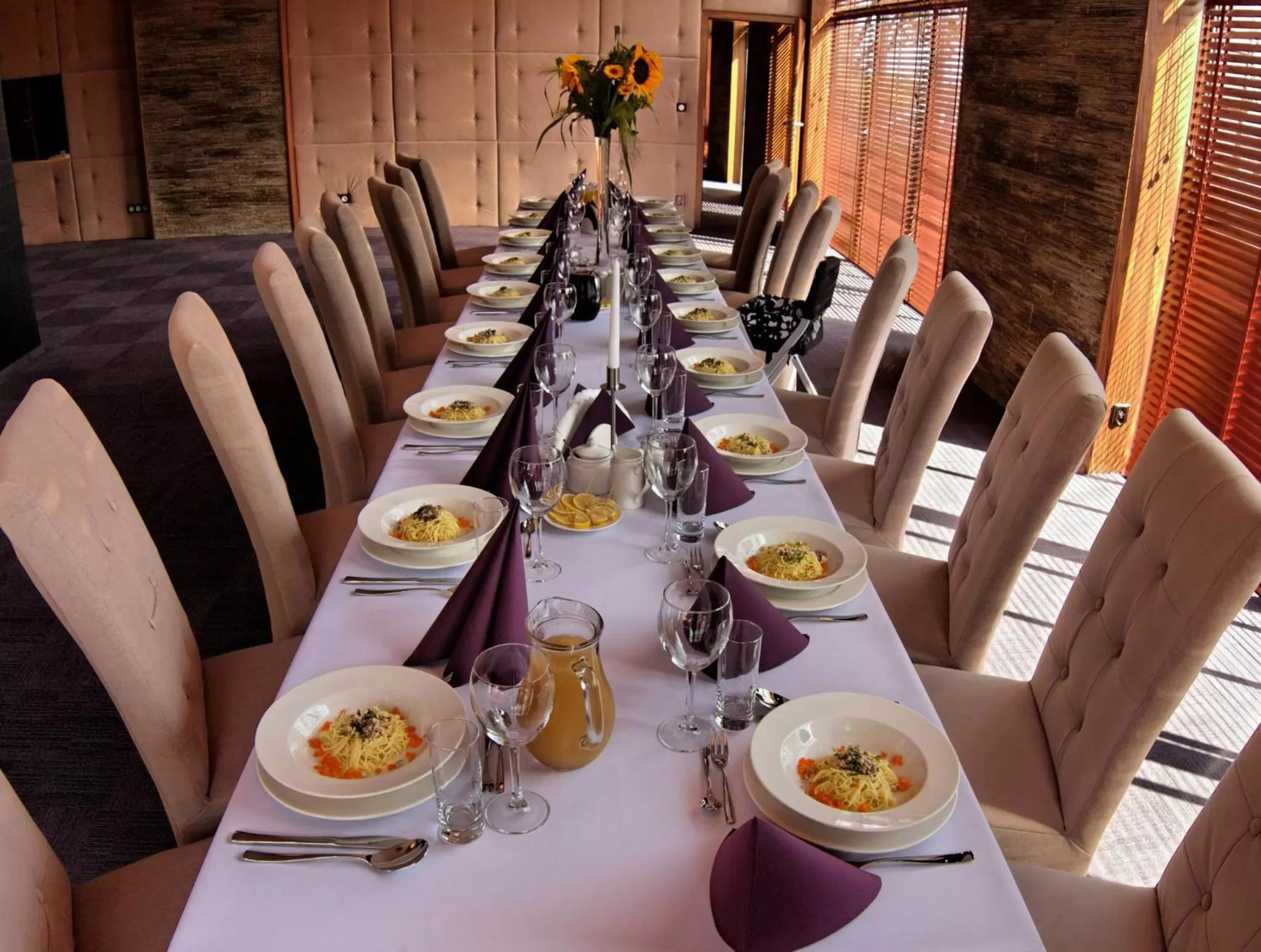 Restaurant/places to eat in Hotel Modus