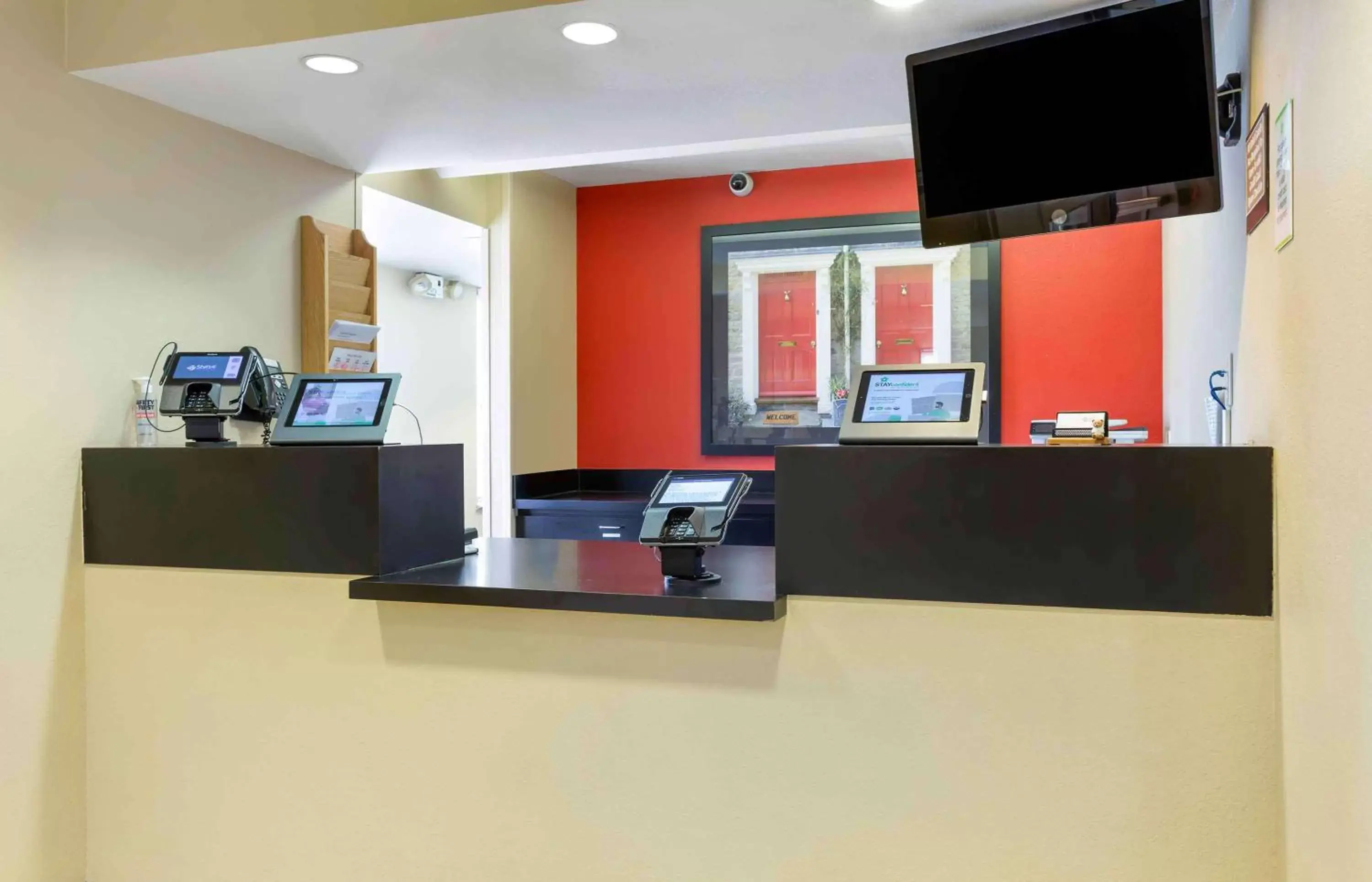 Lobby or reception, TV/Entertainment Center in Extended Stay America Suites - Phoenix - Scottsdale