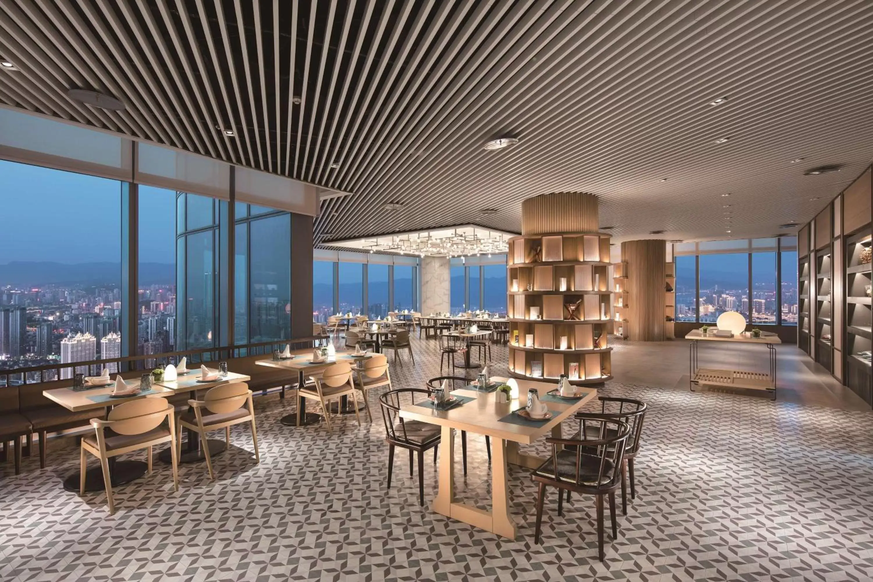 Dining area, Restaurant/Places to Eat in Hilton Fuzhou