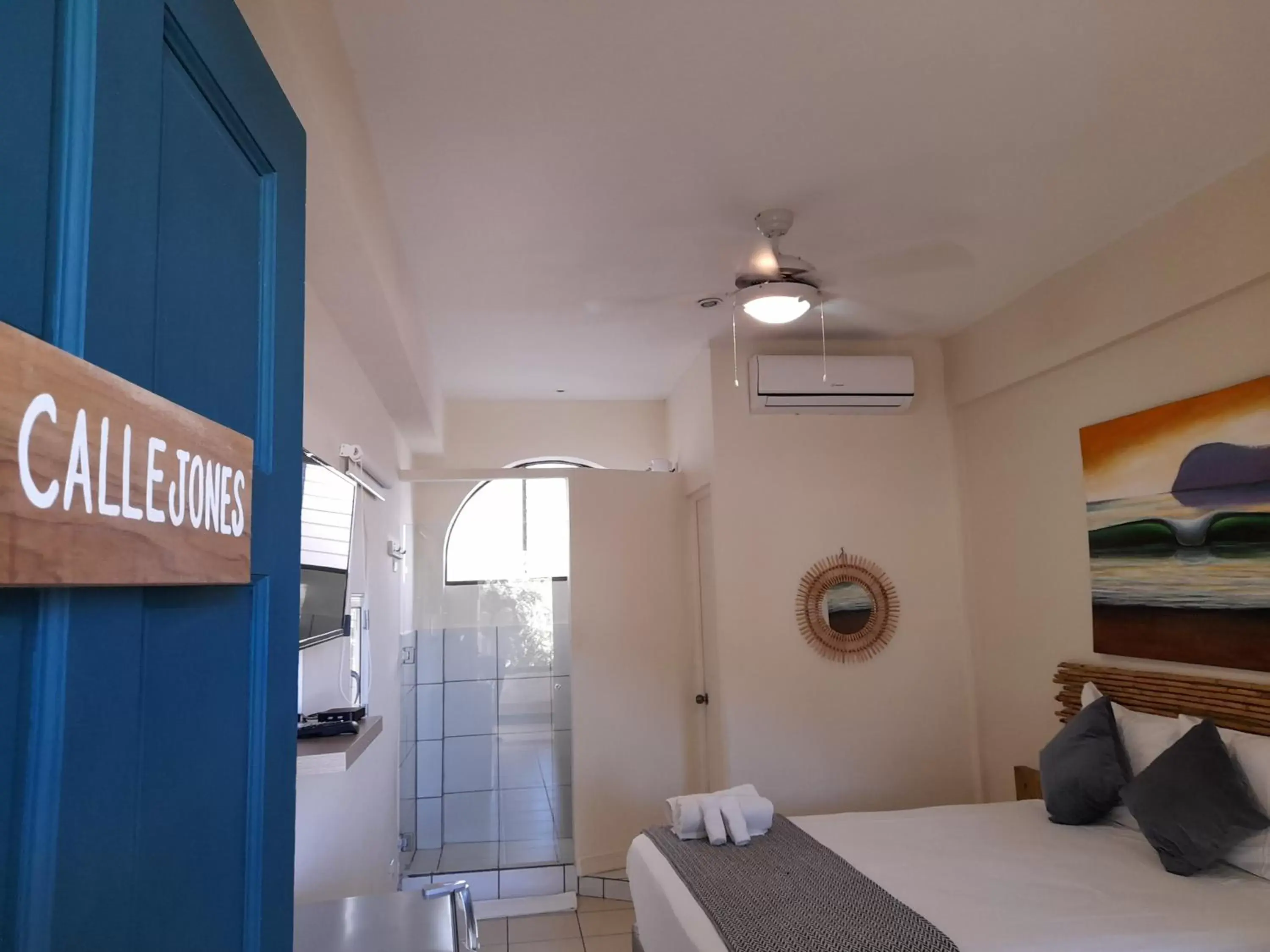 Photo of the whole room, Bathroom in Zulu Surf Hotel Tamarindo