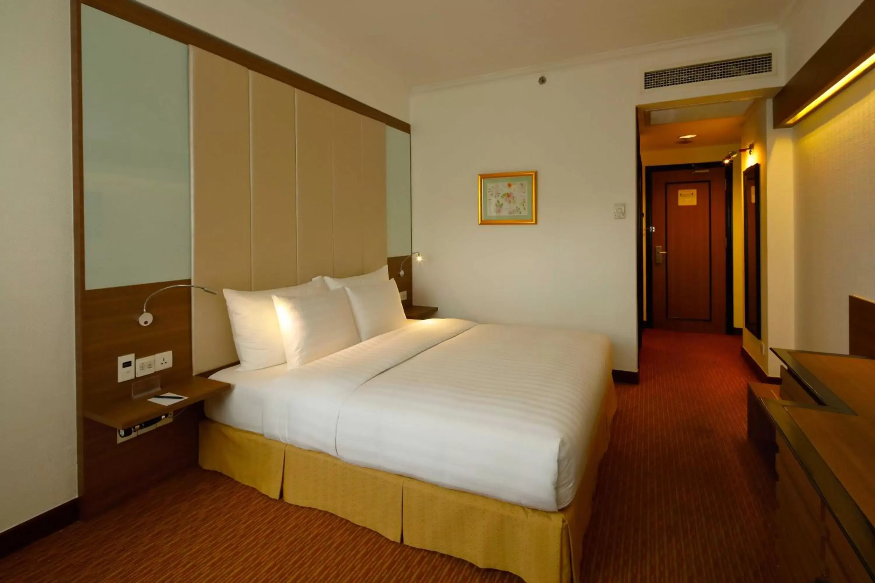 Photo of the whole room, Bed in Sunway Hotel Hanoi