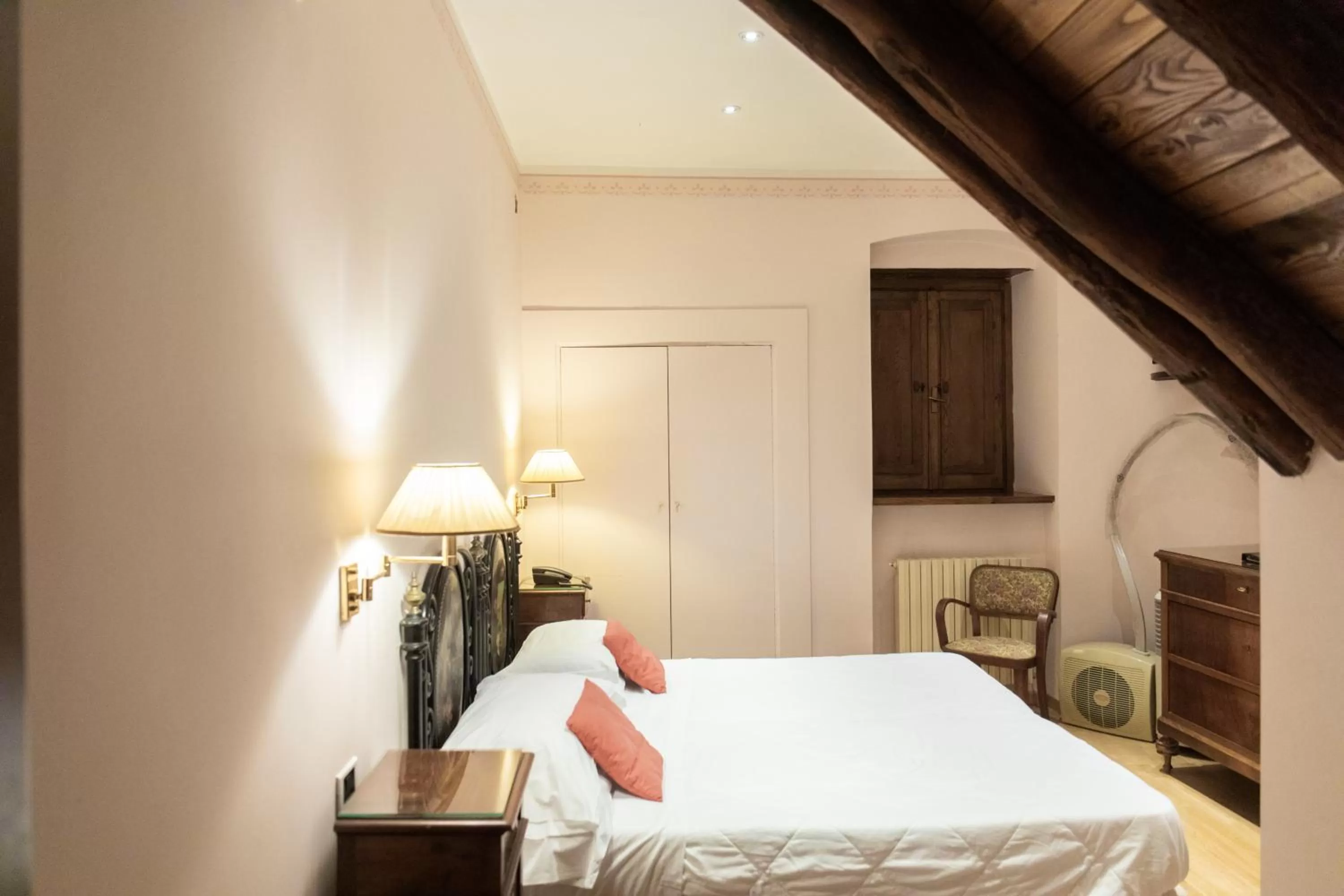 Bed in Hotel Clitunno