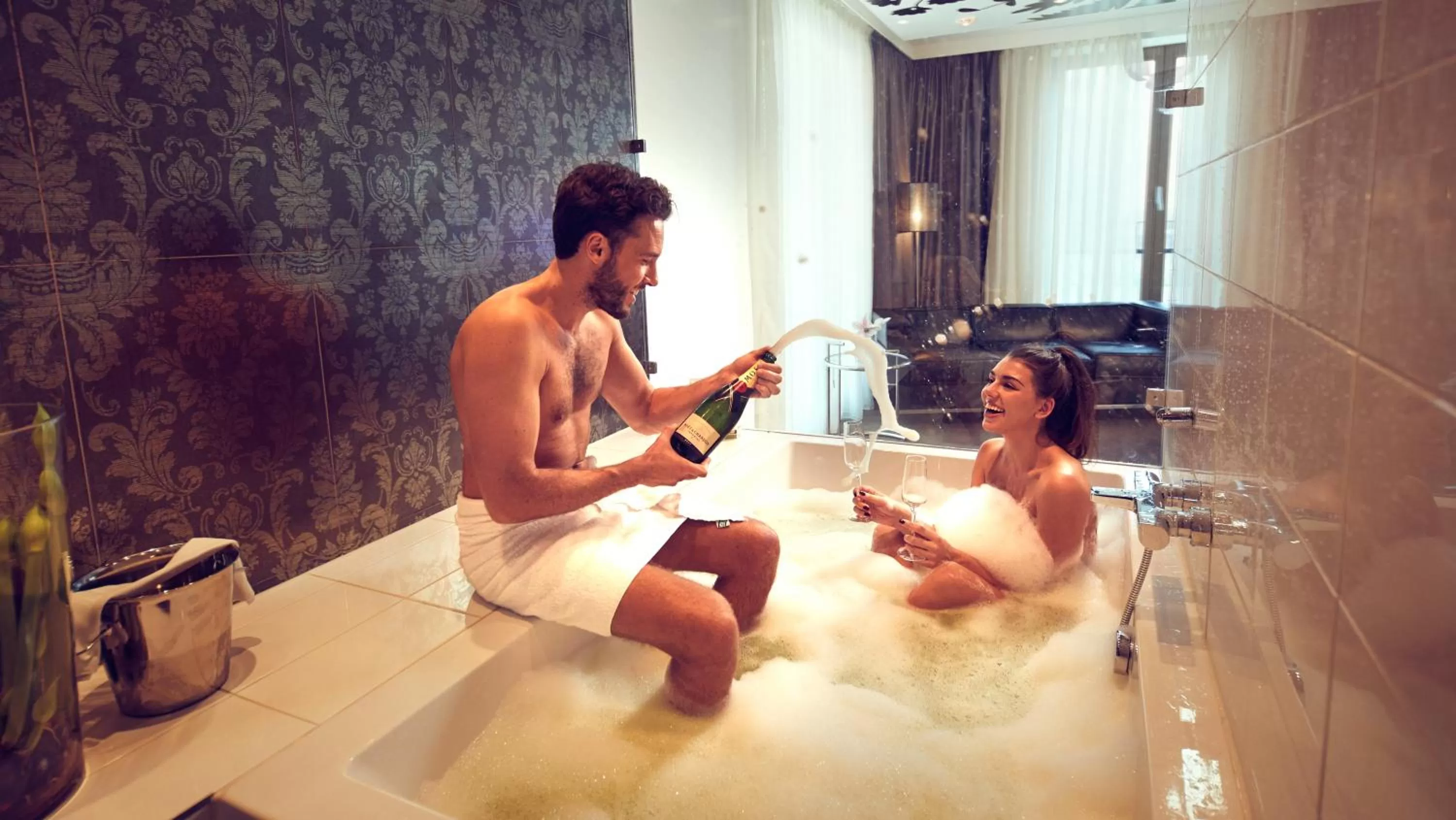 Shower in WestCord Fashion Hotel Amsterdam