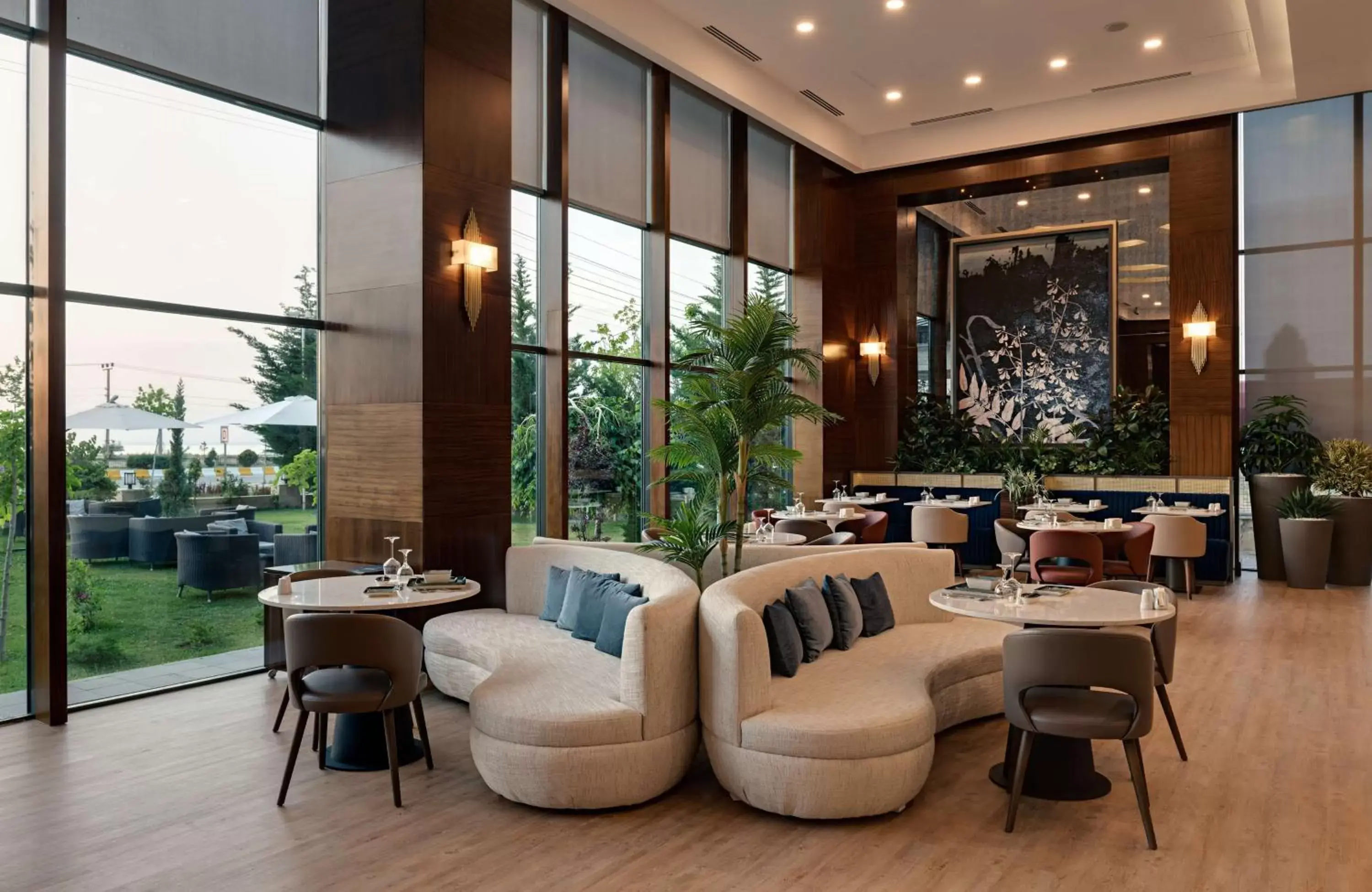 Restaurant/places to eat in Doubletree by Hilton Van Restaurant/places to eat in Doubletree by Hilton Van