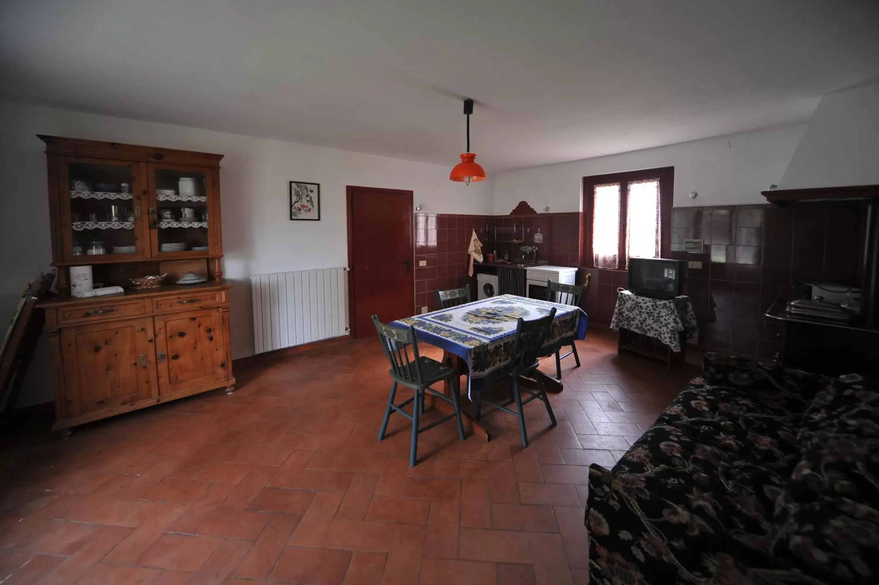 Communal kitchen, Dining Area in Artenatura BeB