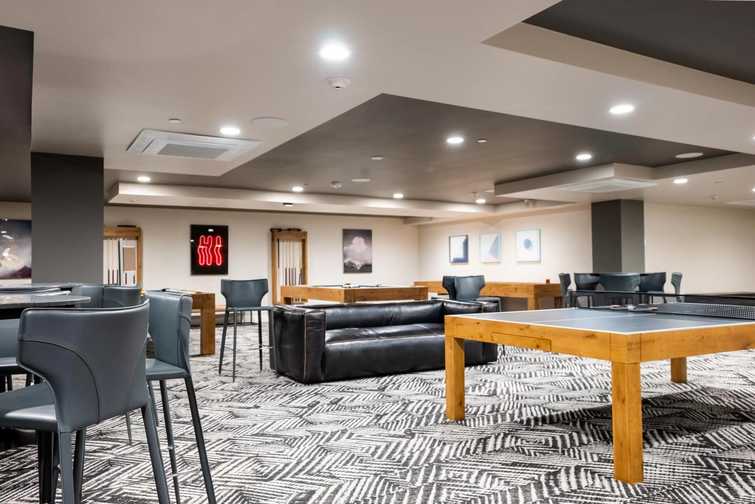 Lounge or bar in Black Rock Mountain Resort