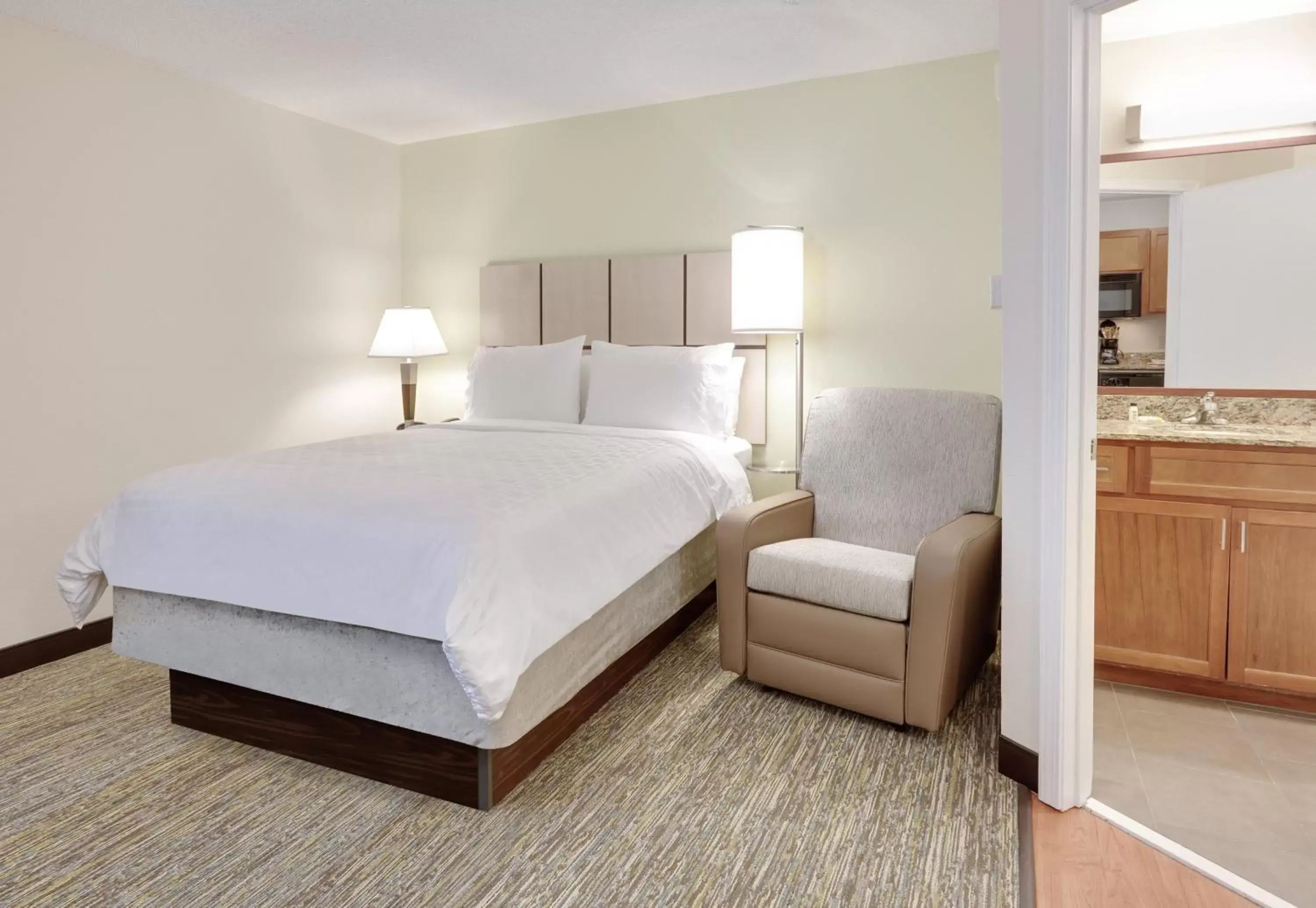 Photo of the whole room, Bed in Candlewood Suites Salina, an IHG Hotel