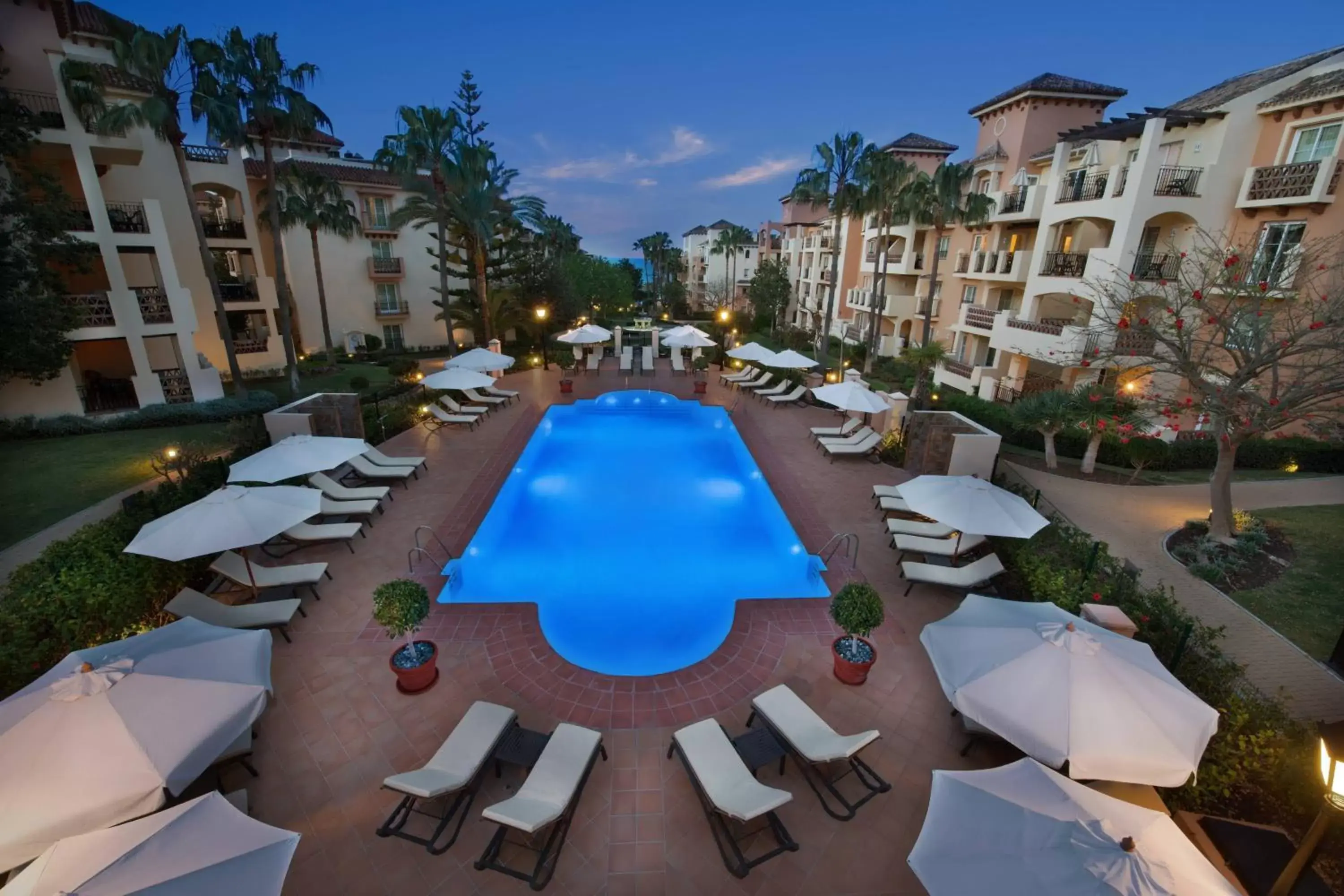 Swimming pool, Pool View in Marriott's Marbella Beach Resort