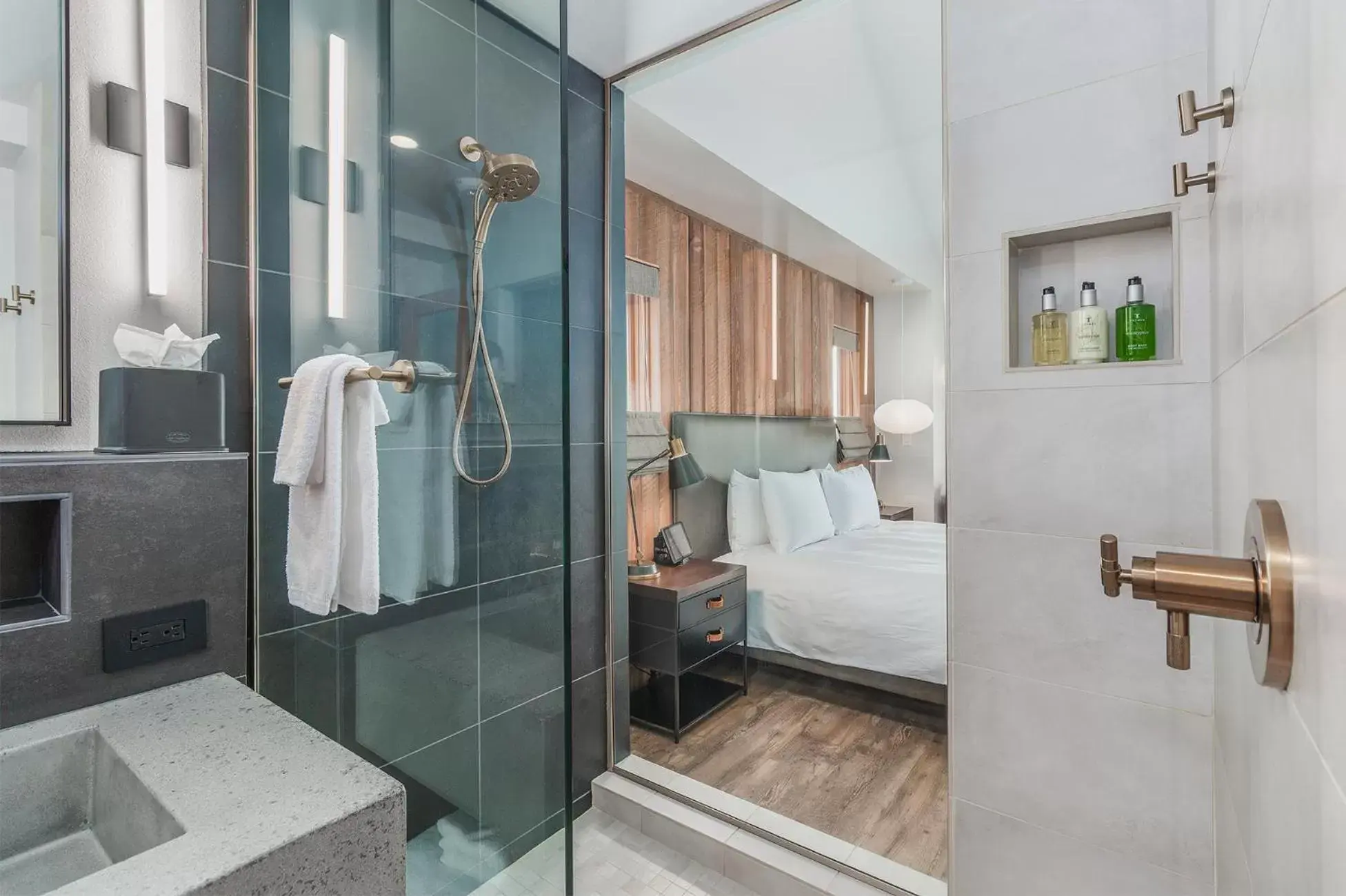 Bathroom in Headlands Coastal Lodge & Spa