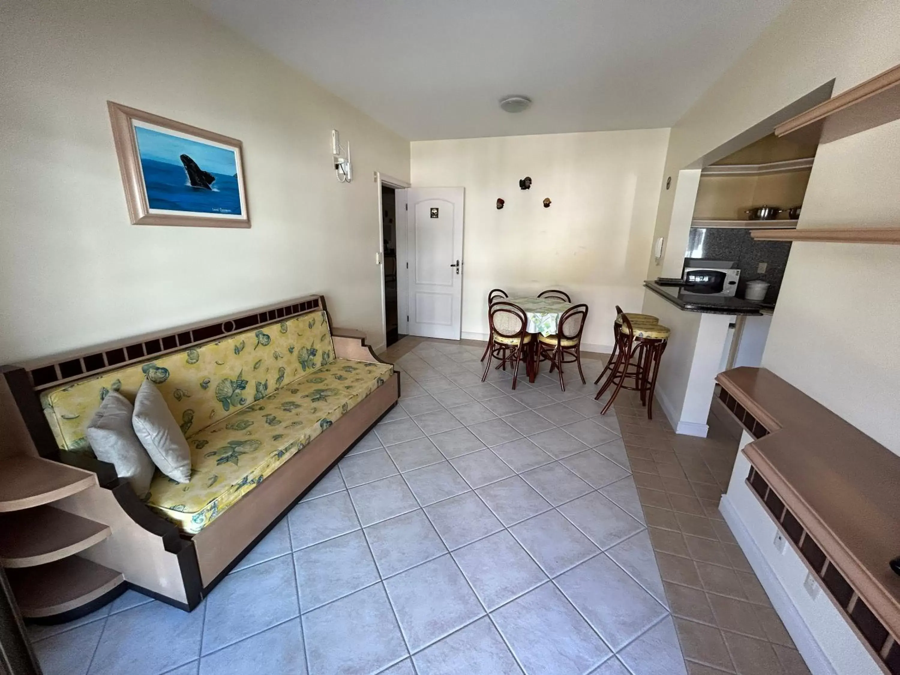 One-Bedroom Apartment with Balcony in Golfinhos Apart Hotel One-Bedroom Apartment with Balcony in Golfinhos Apart Hotel