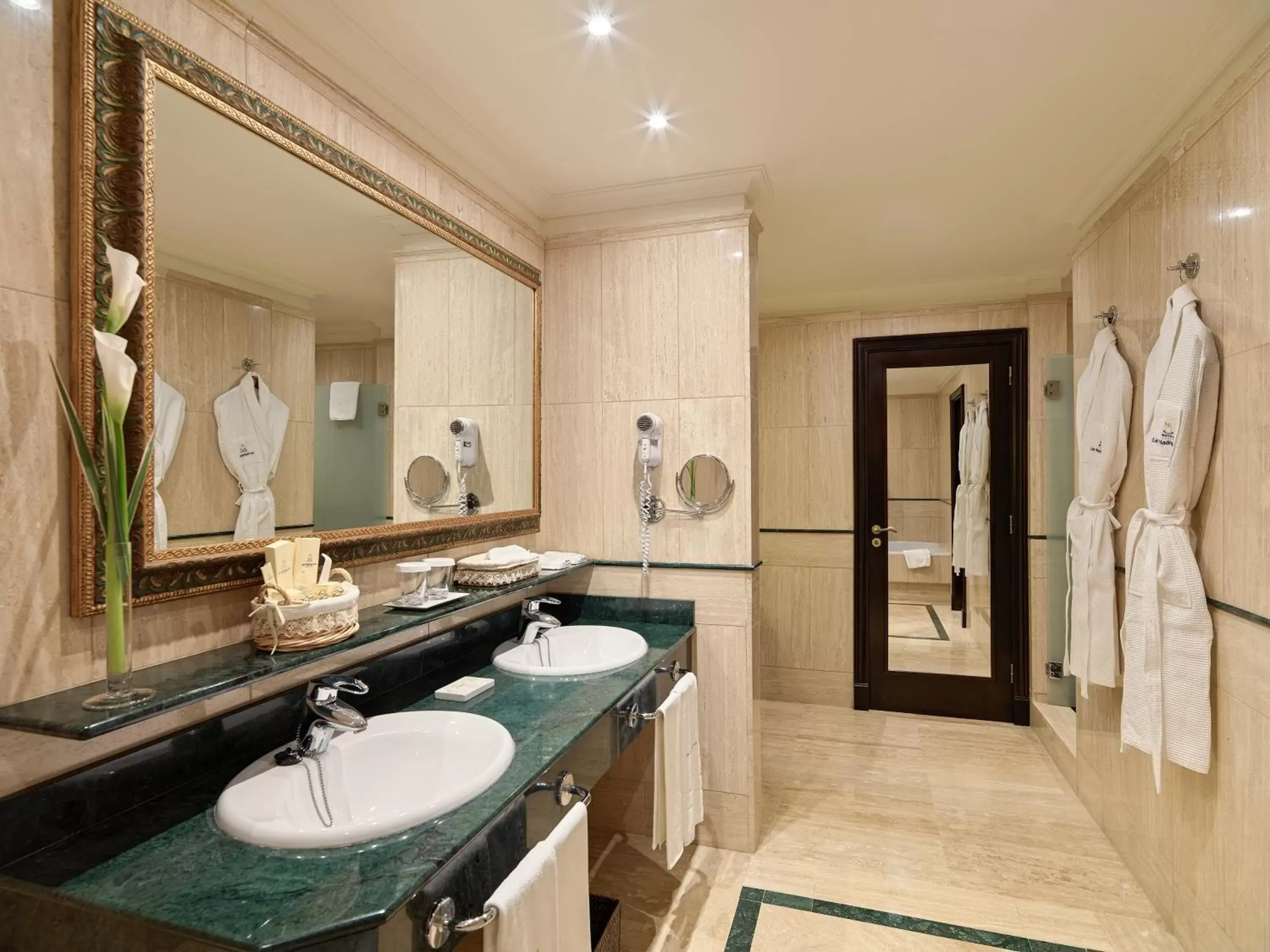 Bathroom in Hotel Las Madrigueras Golf Resort & Spa - Adults Only