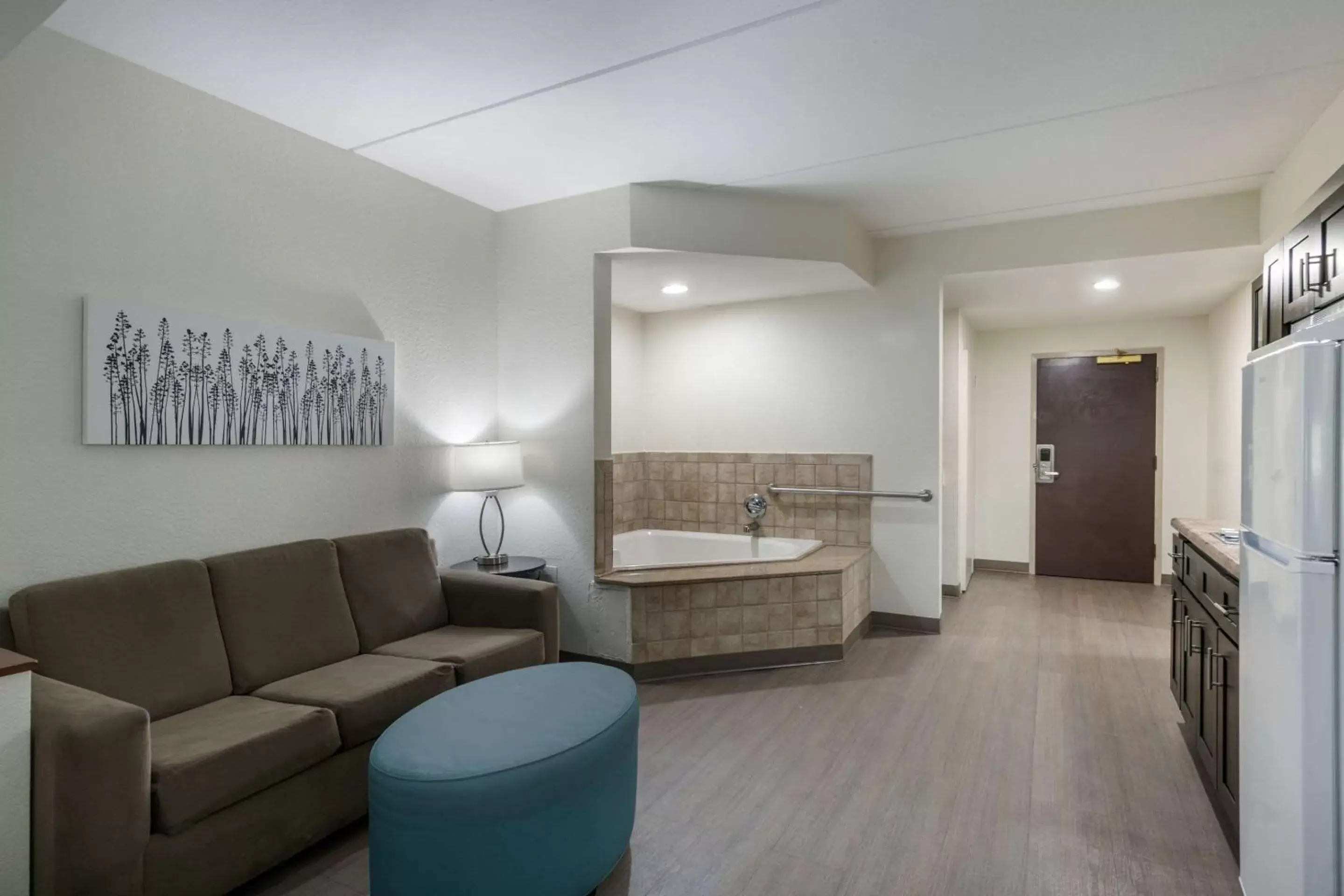 Bedroom, Seating Area in Sleep Inn & Suites Chesapeake - Portsmouth