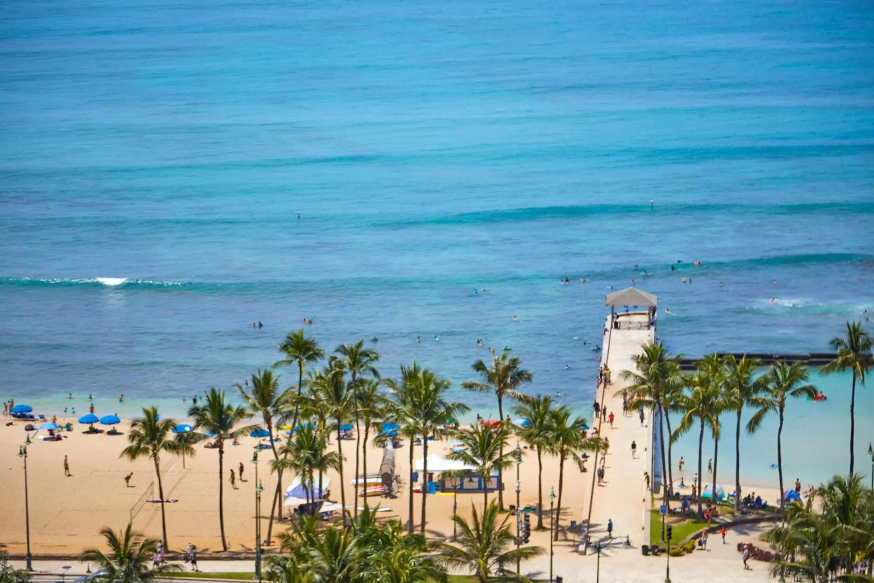 Beach in Queen Kapiolani Hotel