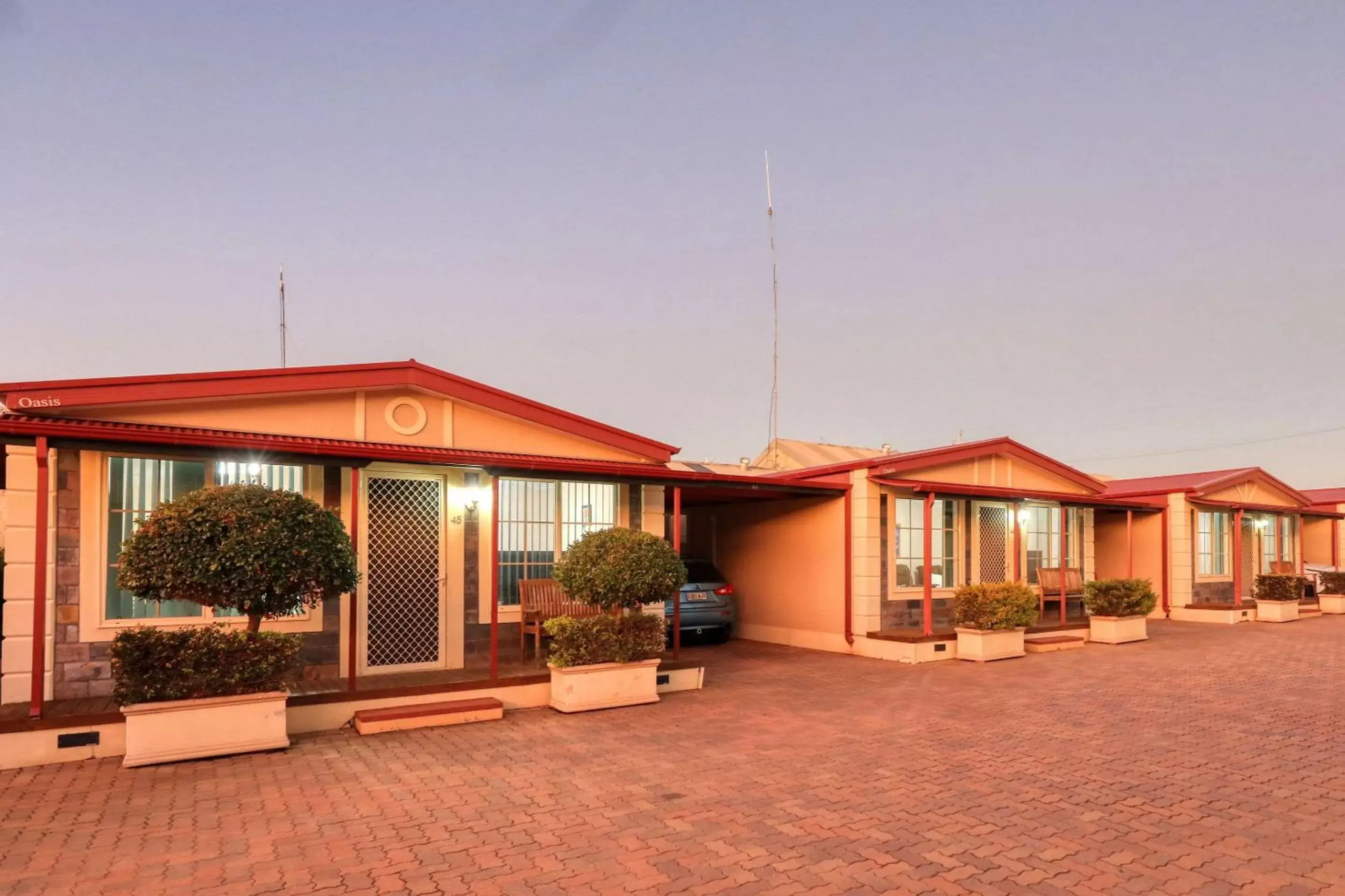 Property building in Comfort Inn Crystal Broken Hill Property building in Comfort Inn Crystal Broken Hill