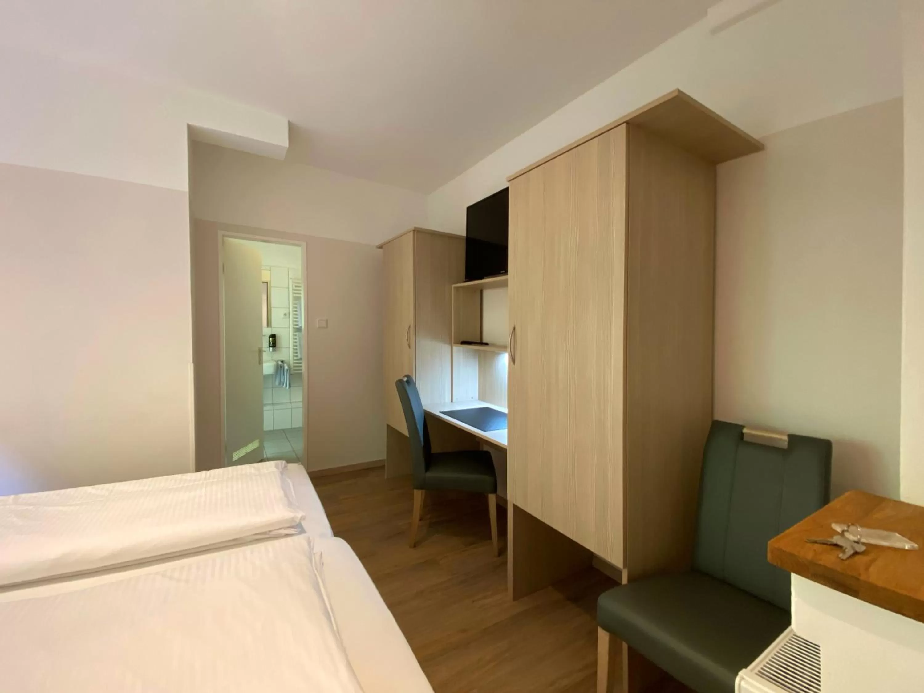 Bedroom, Bed in also-Hotel an der Hardt