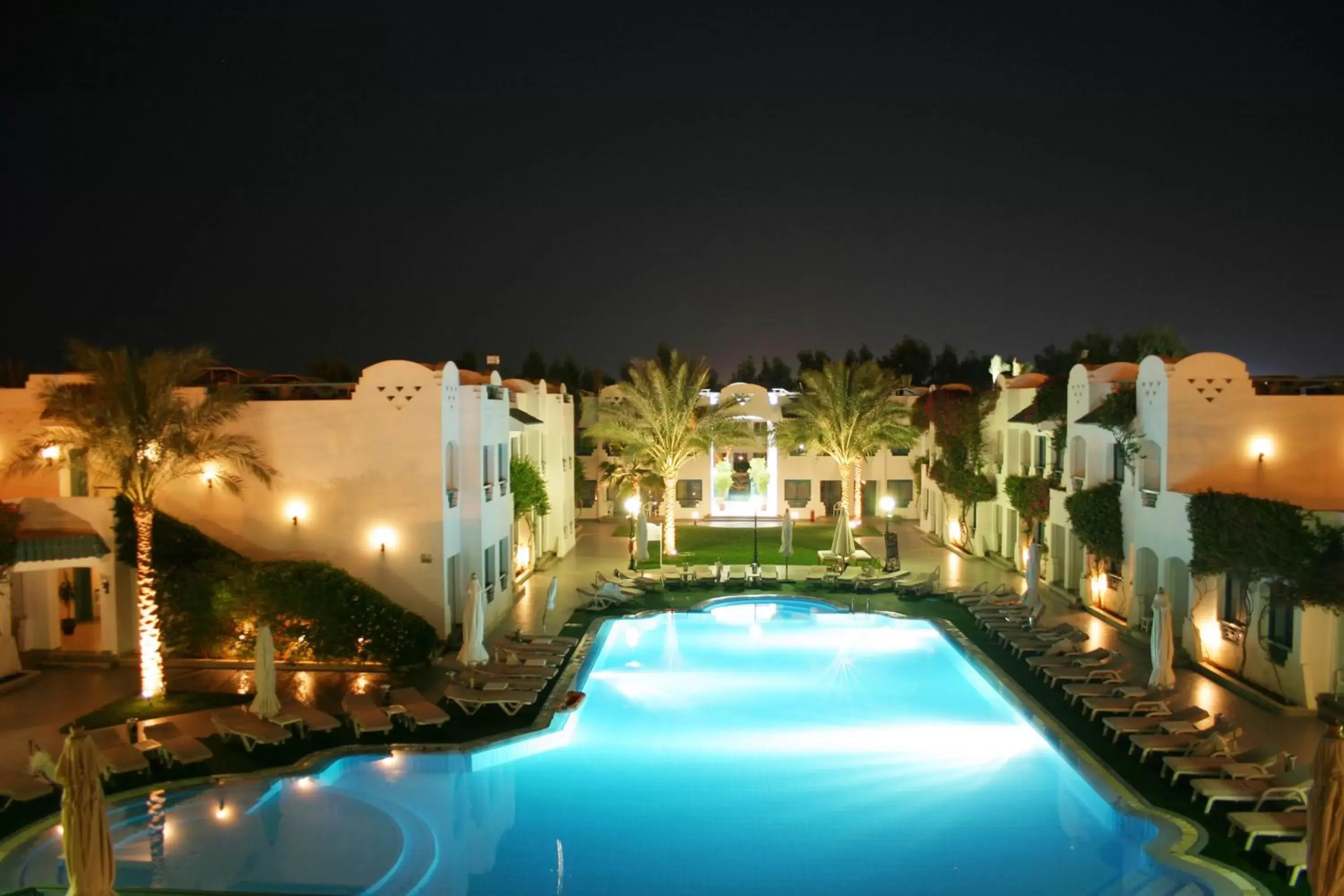 Swimming Pool in Falcon Hills Hotel