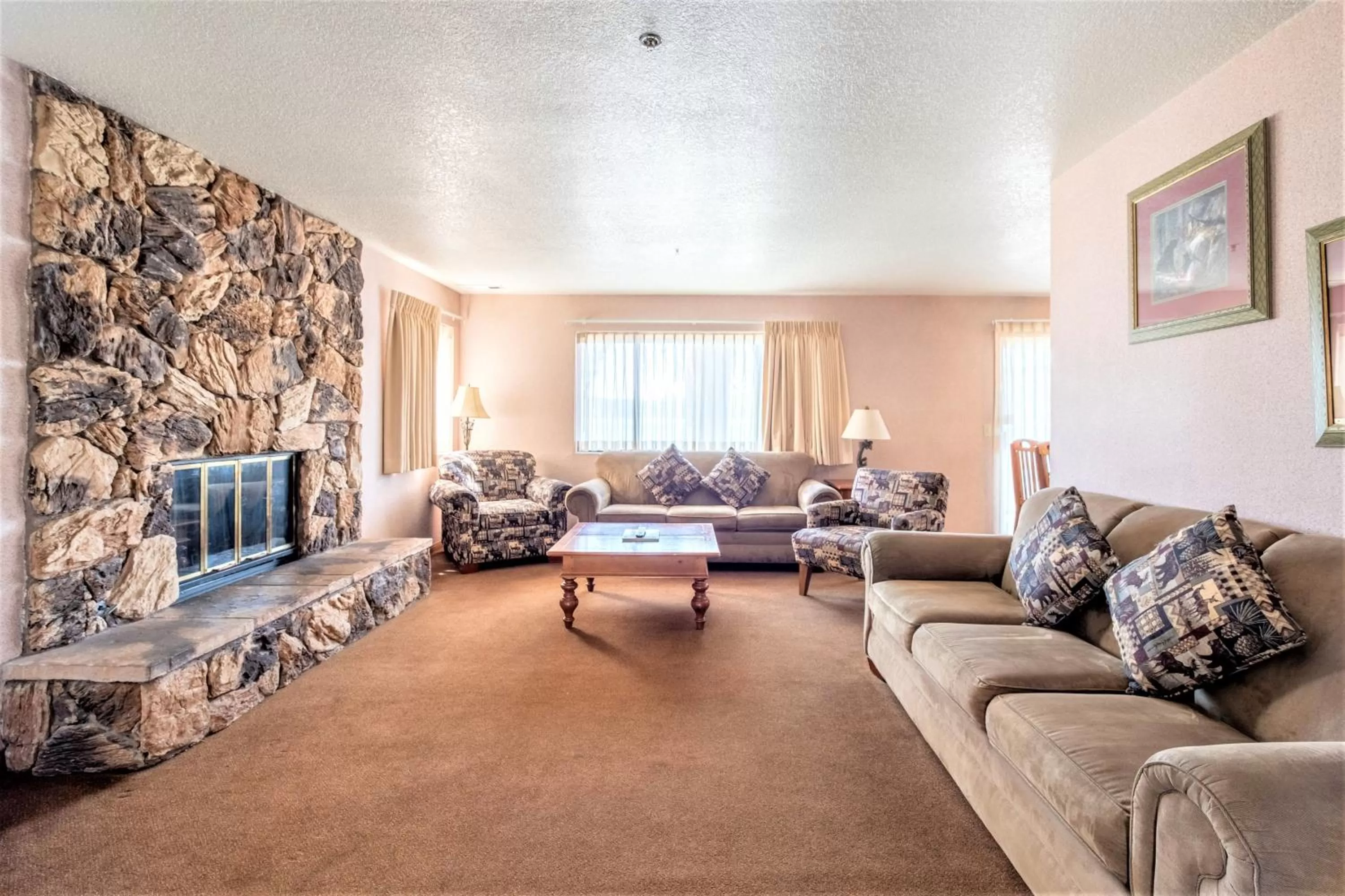 Living room in Lagonita Lodge