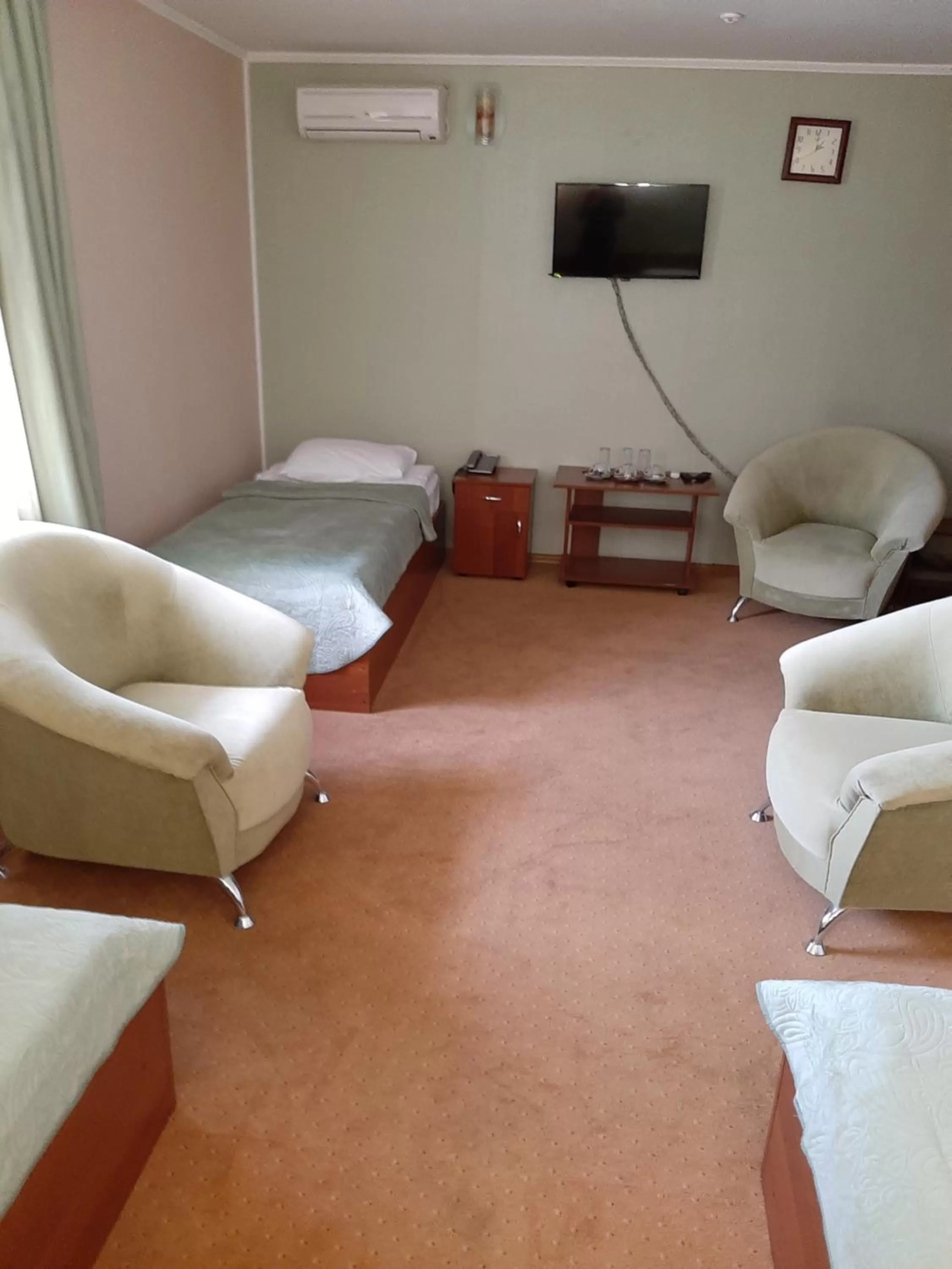 Bed in Stara Vezha Hotel