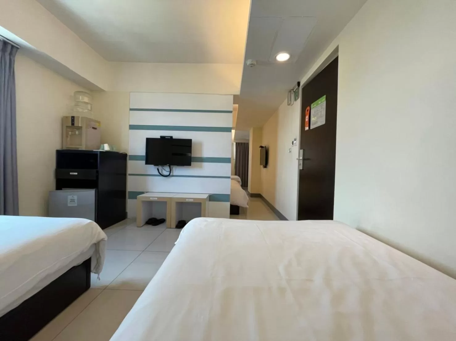 TV and multimedia, Bed in Kiwi Express Hotel - Kaohsiung Station