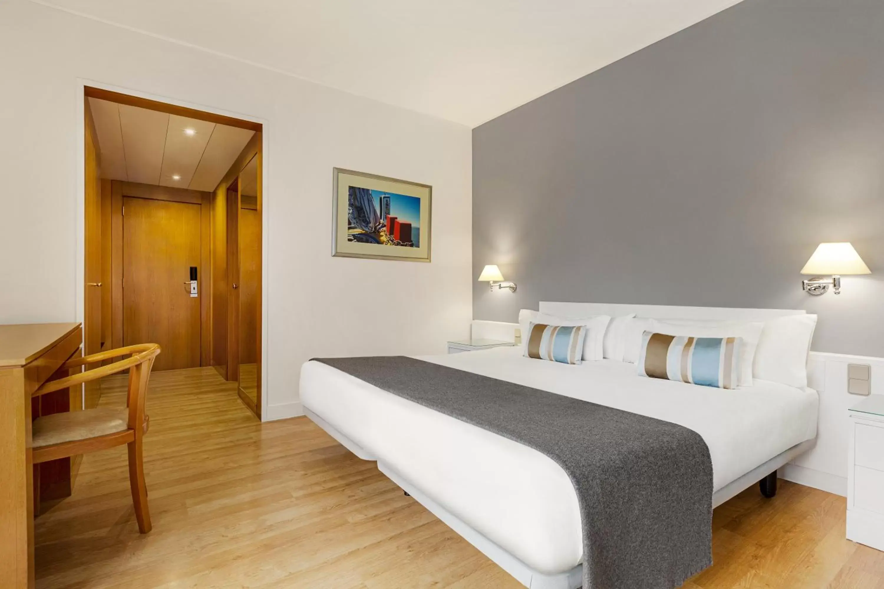 Bedroom, Bed in TRYP by Wyndham Montijo Parque Hotel