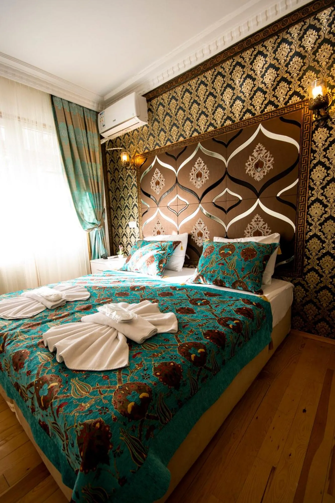 Bed in Paris Garden Hotel Istanbul