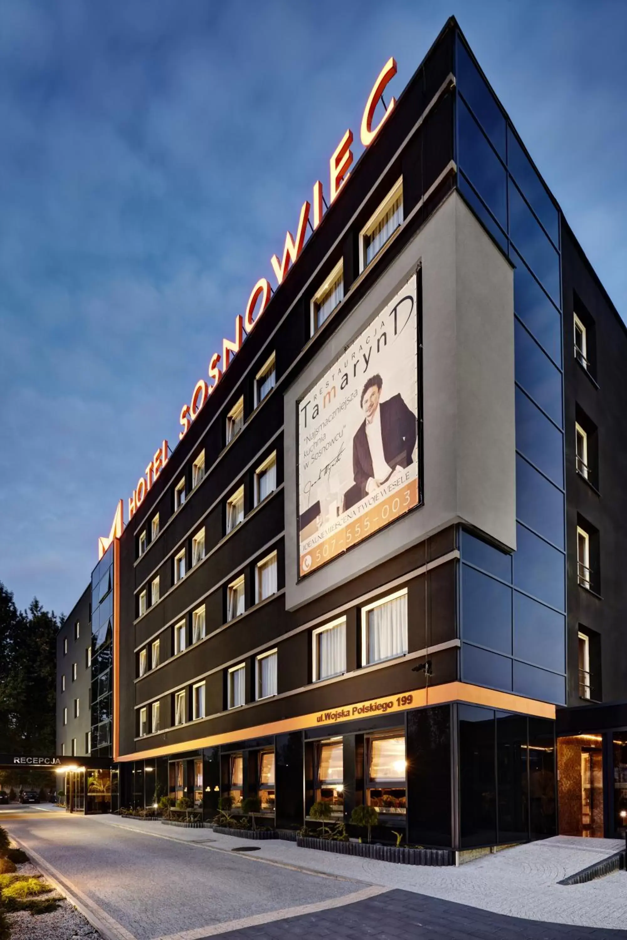 Facade/entrance, Property Building in M Hotel Sosnowiec