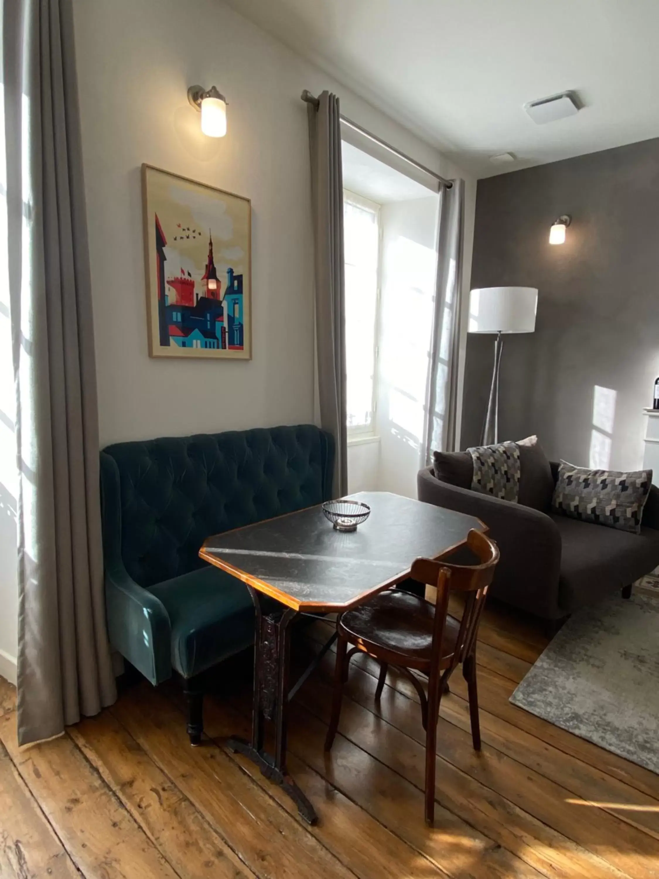 Dining Area in Apparthôtel Villa Côté Plateau - Angoulême Centre