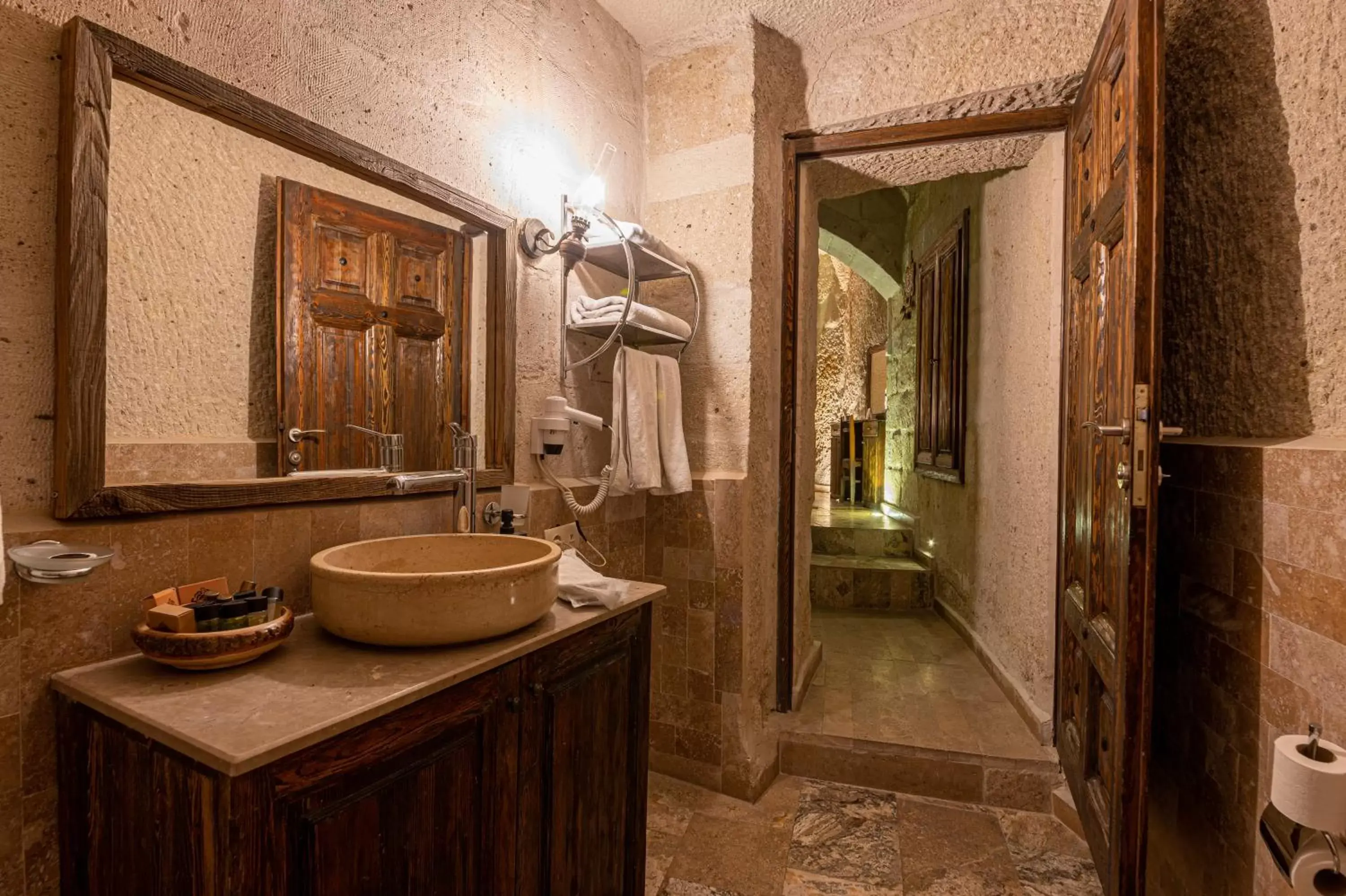 Bathroom in Hidden Cave Hotel