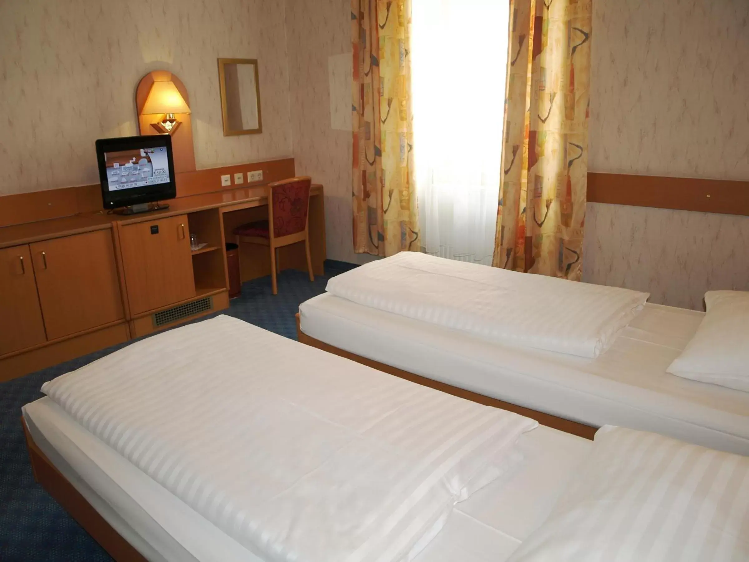 Double Room in Hotel Admiral Double Room in Hotel Admiral