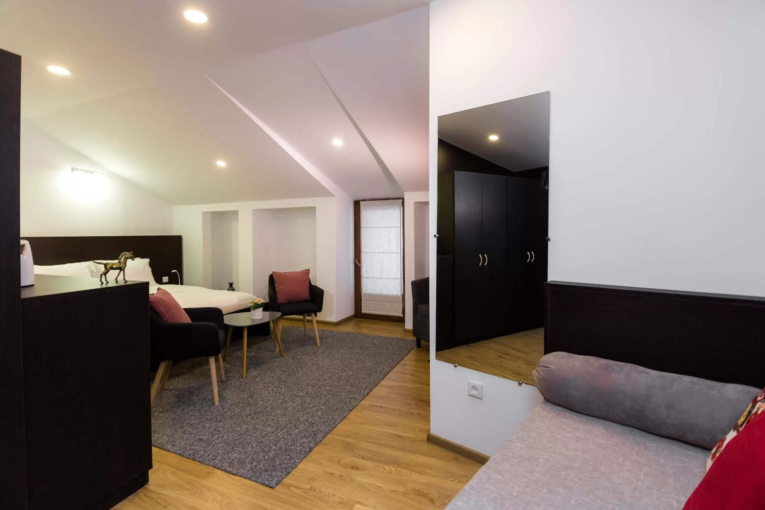 Photo of the whole room in VovaDoma