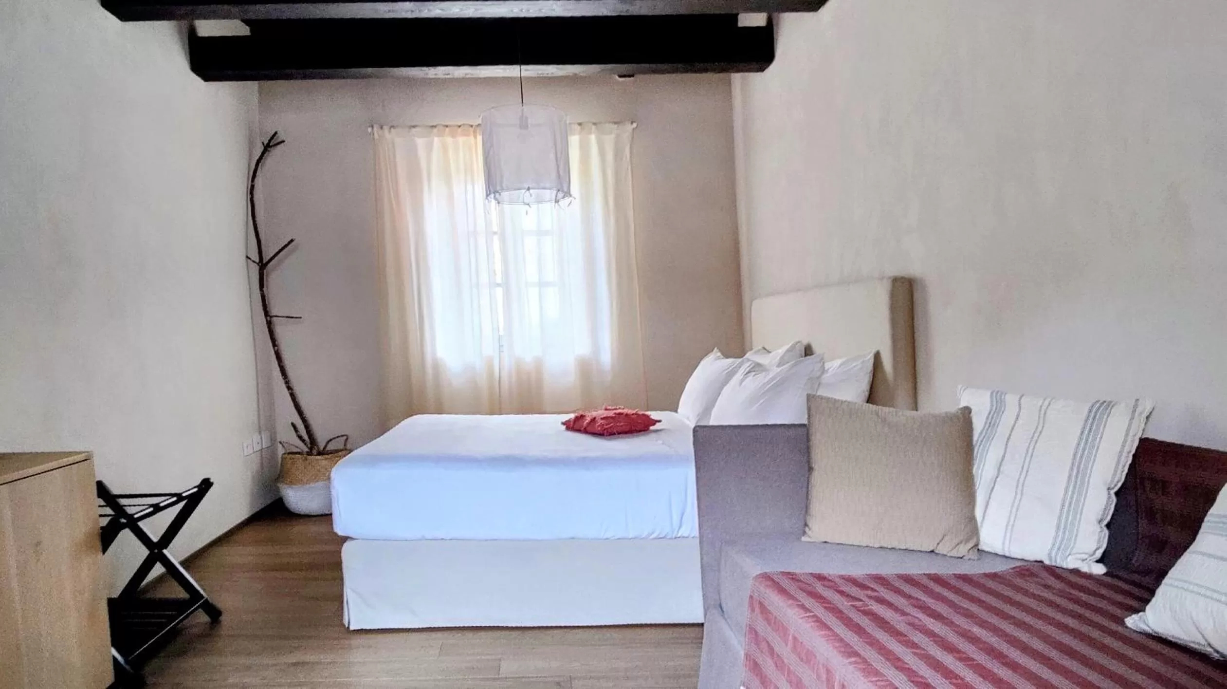 Bedroom, Bed in Dandelion Como Suites & Park