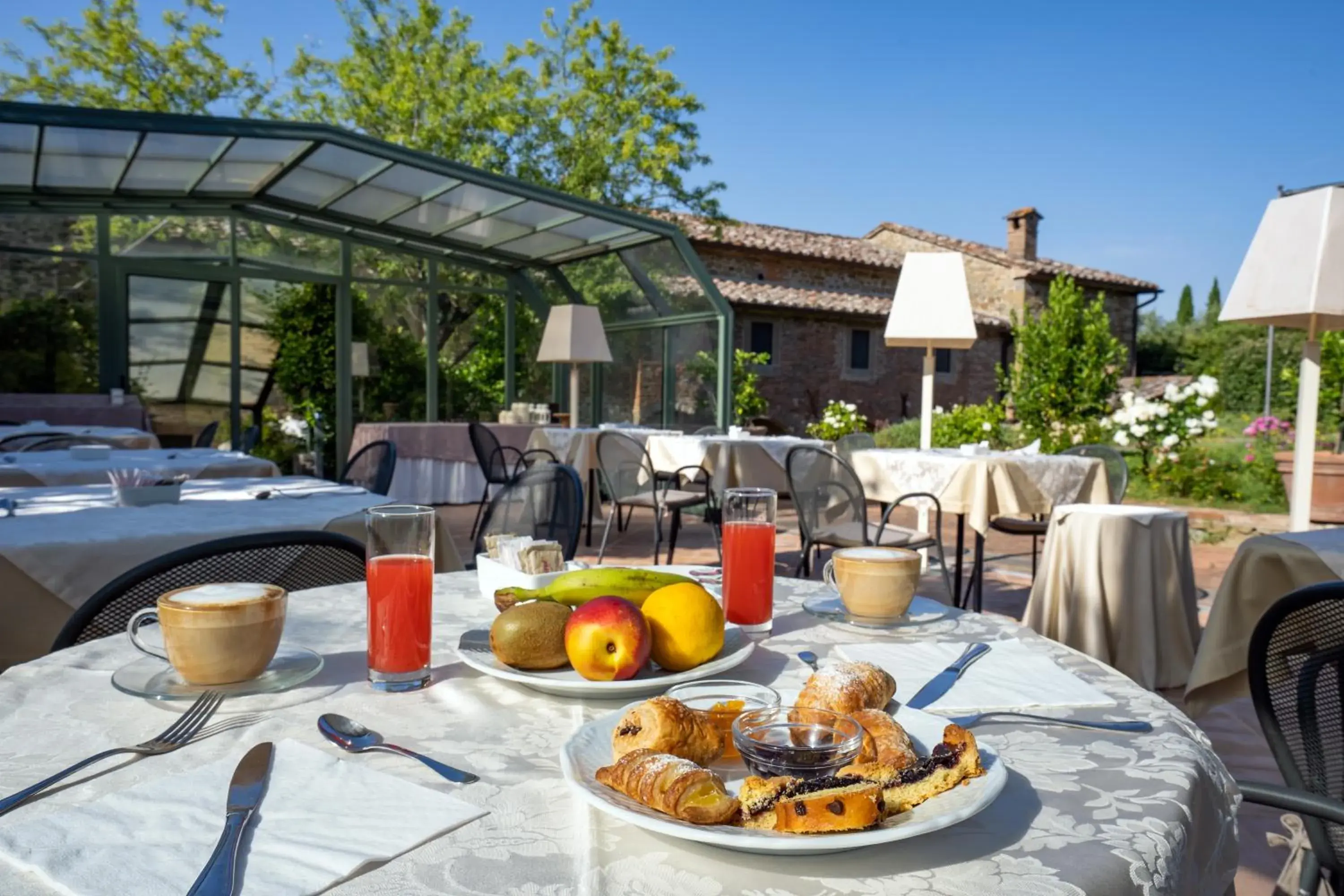 Buffet breakfast in Relais Borgo San Pietro